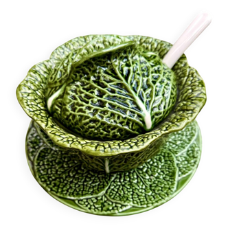 Earthenware tureen with cabbage leaf motif – Bordallo Pinheiro