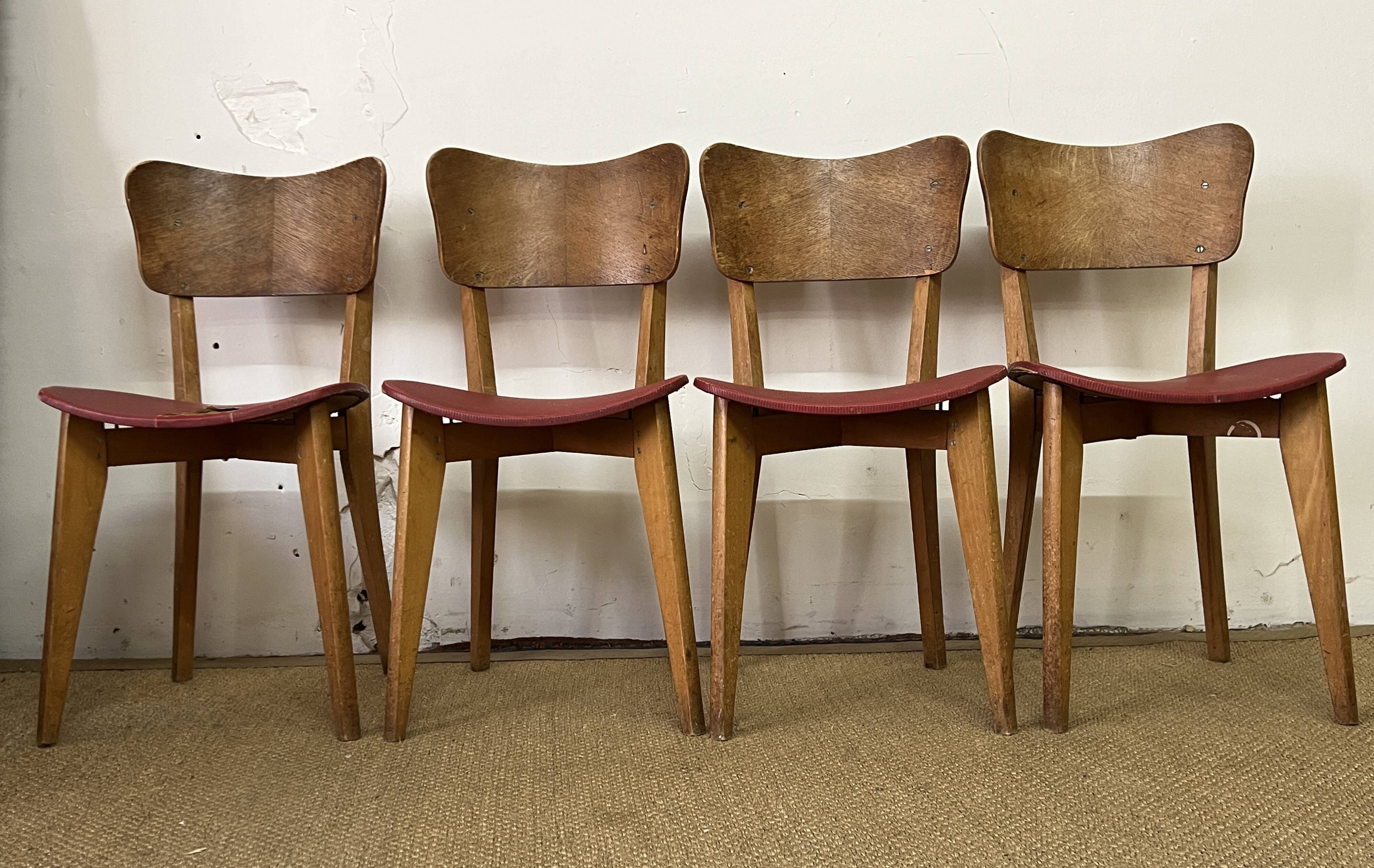 Suite de 4 chaises bistrot en bois vintage