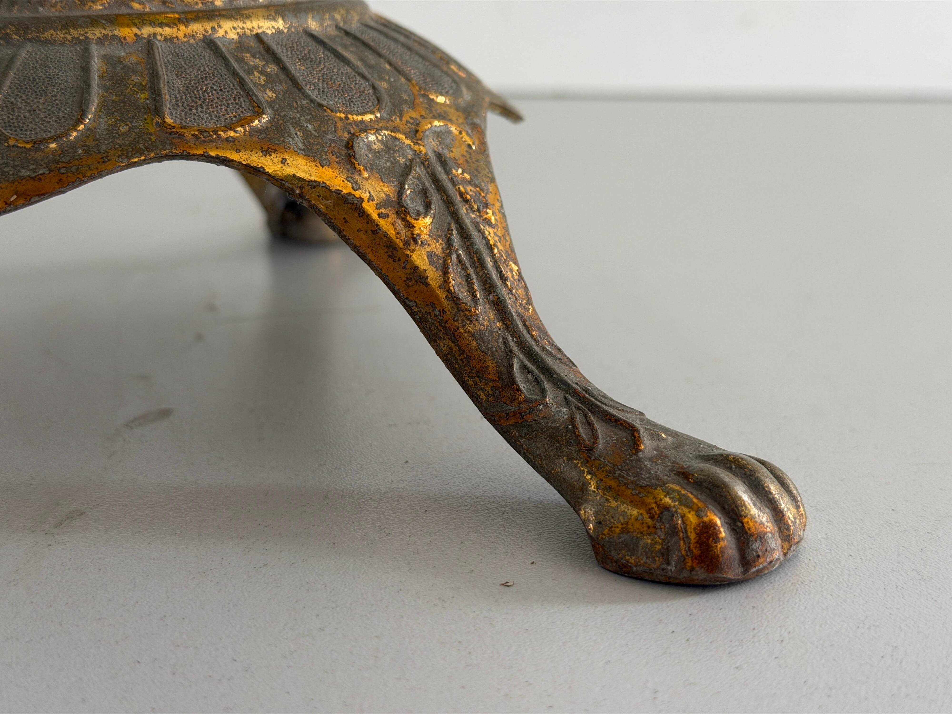 Mid-century side table in green marble with a brass base, 1960s, Italy.
