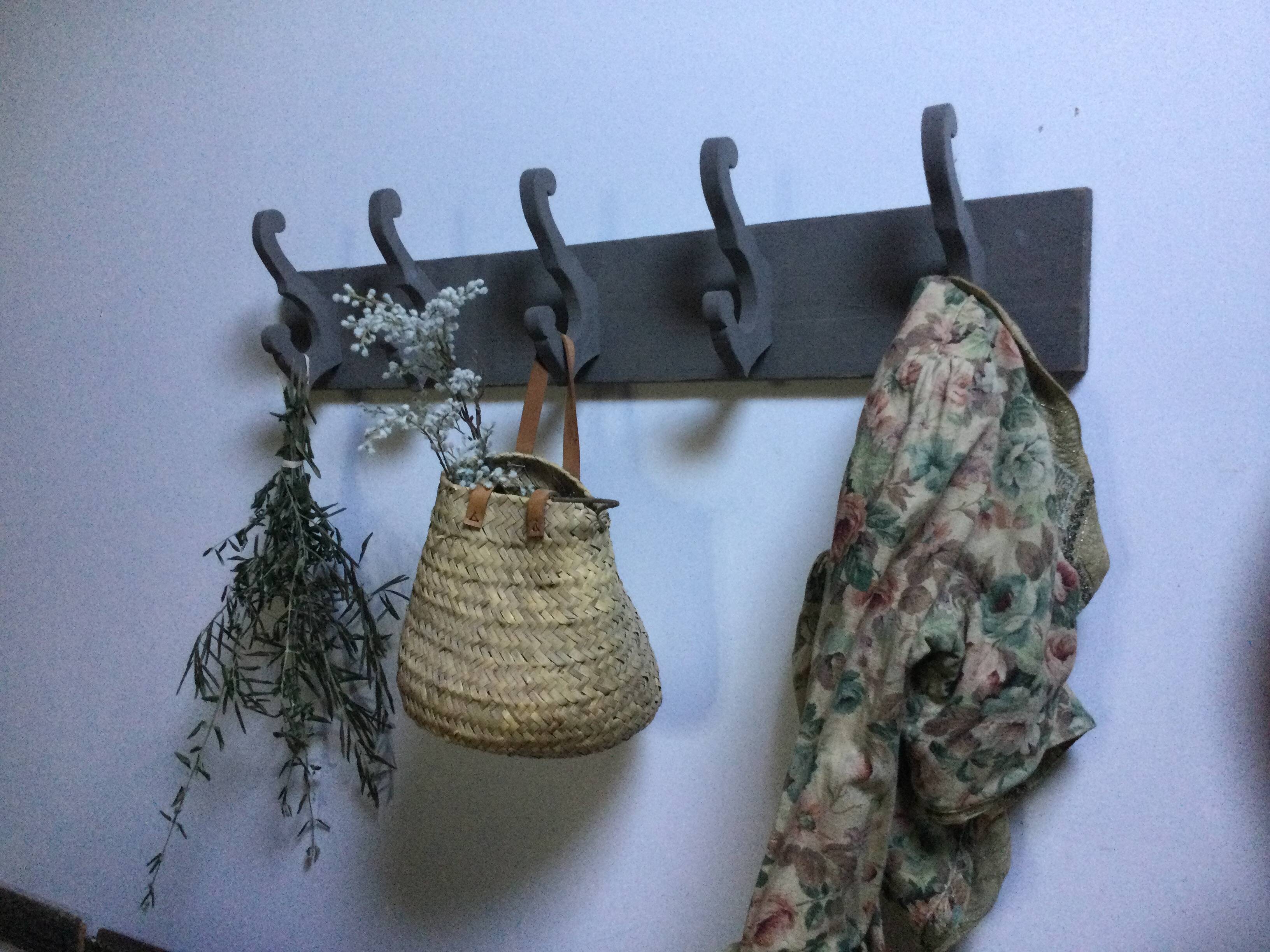 Porte manteau  ancien bois peint 5 patères