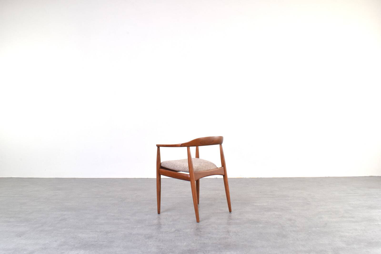 Danish armchair from the mid-century by Illum Wikkelsø for Niels Eilersen, 1960s.