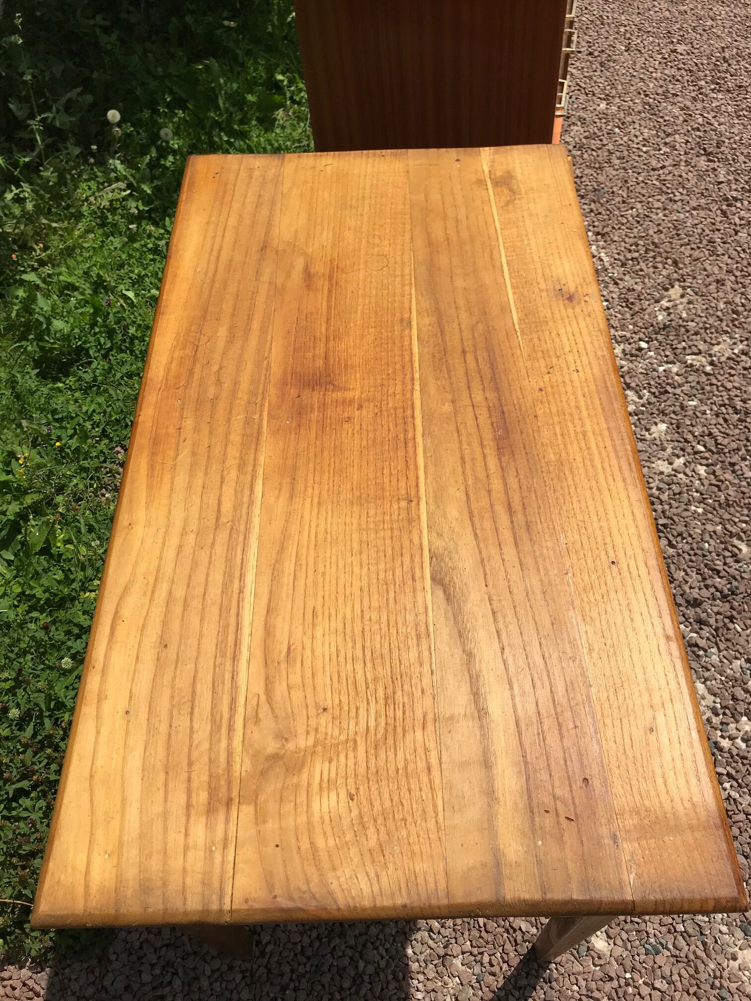 Farm table