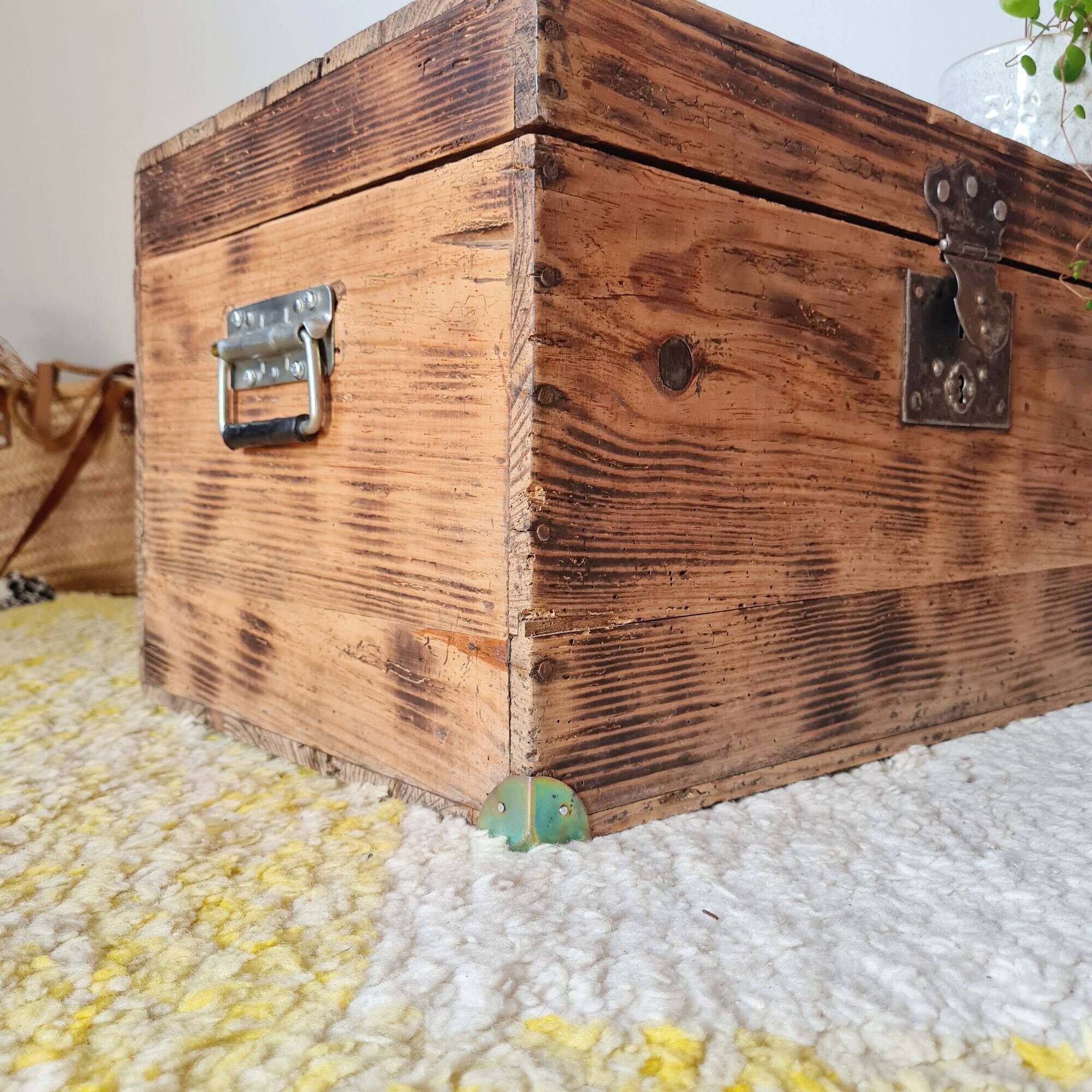 Old solid wood storage trunk – Raw Patina