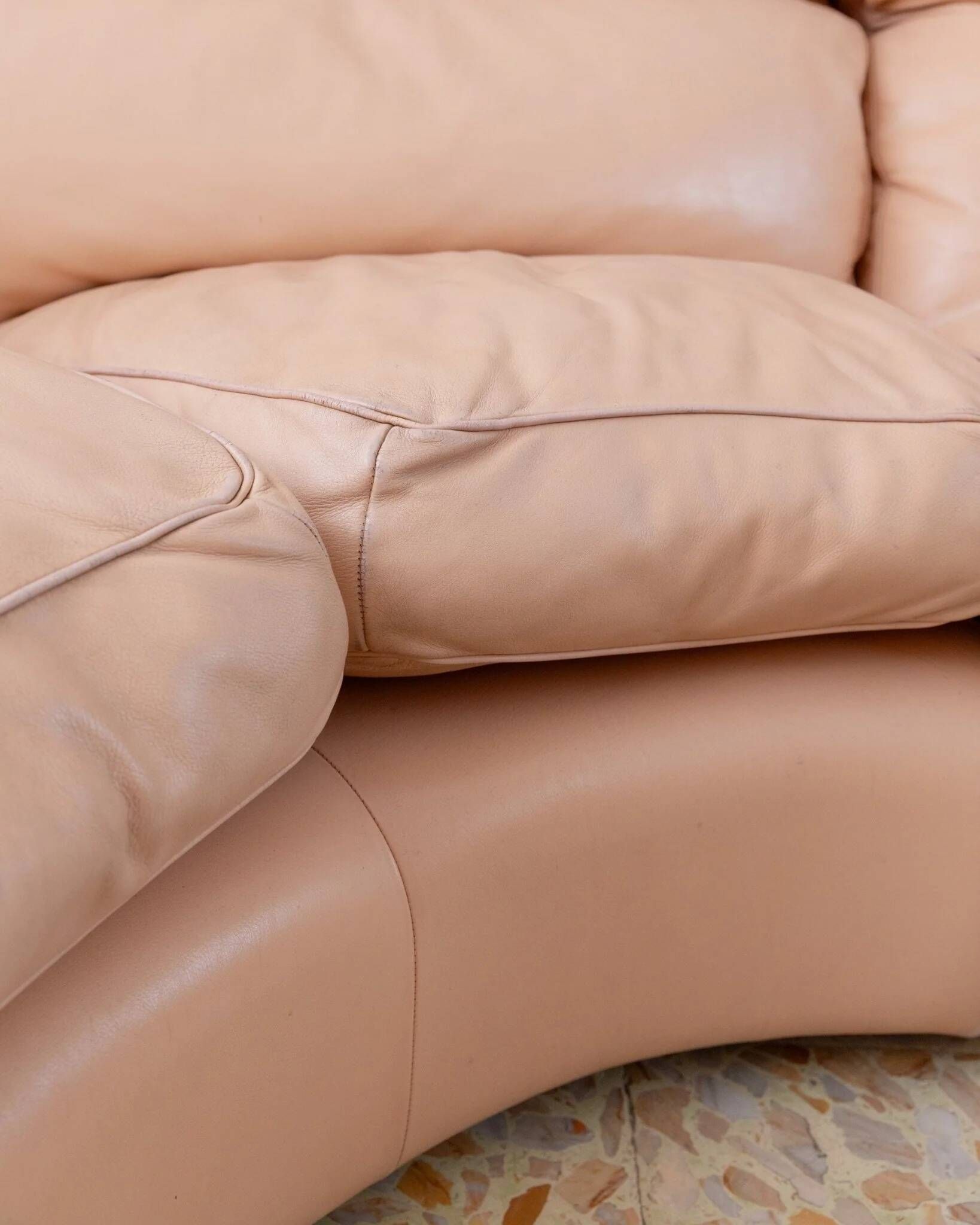 Vintage blush leather modular sofa Petronio by Tito Agnoli for Poltrona Frau, 1970s mid-century design