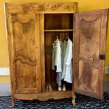 Armoire ancienne française en noyer massif – style Louis XV, fin XIXe siècle