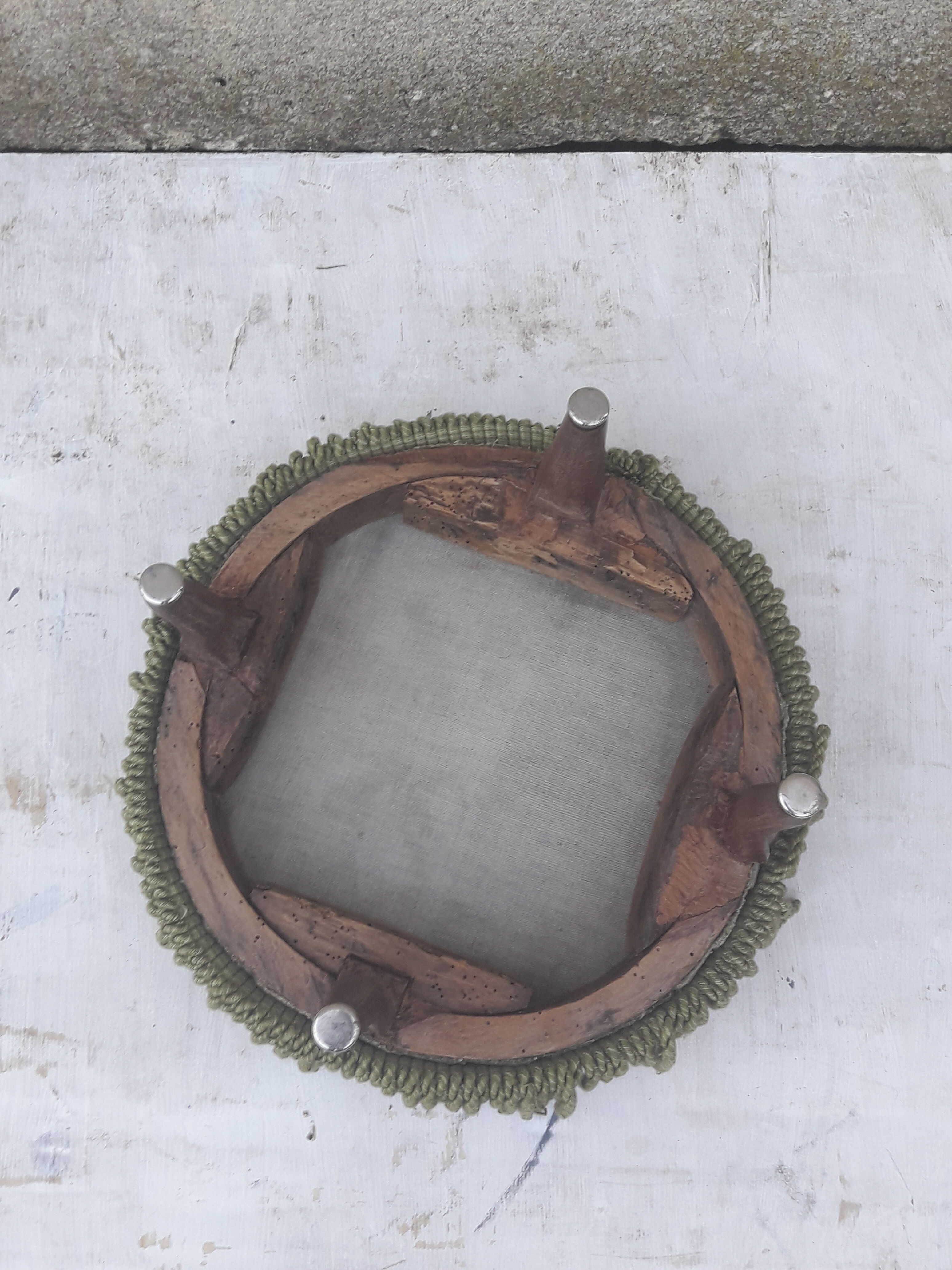 Rests feet in green velvet with fringed diam 32 cm