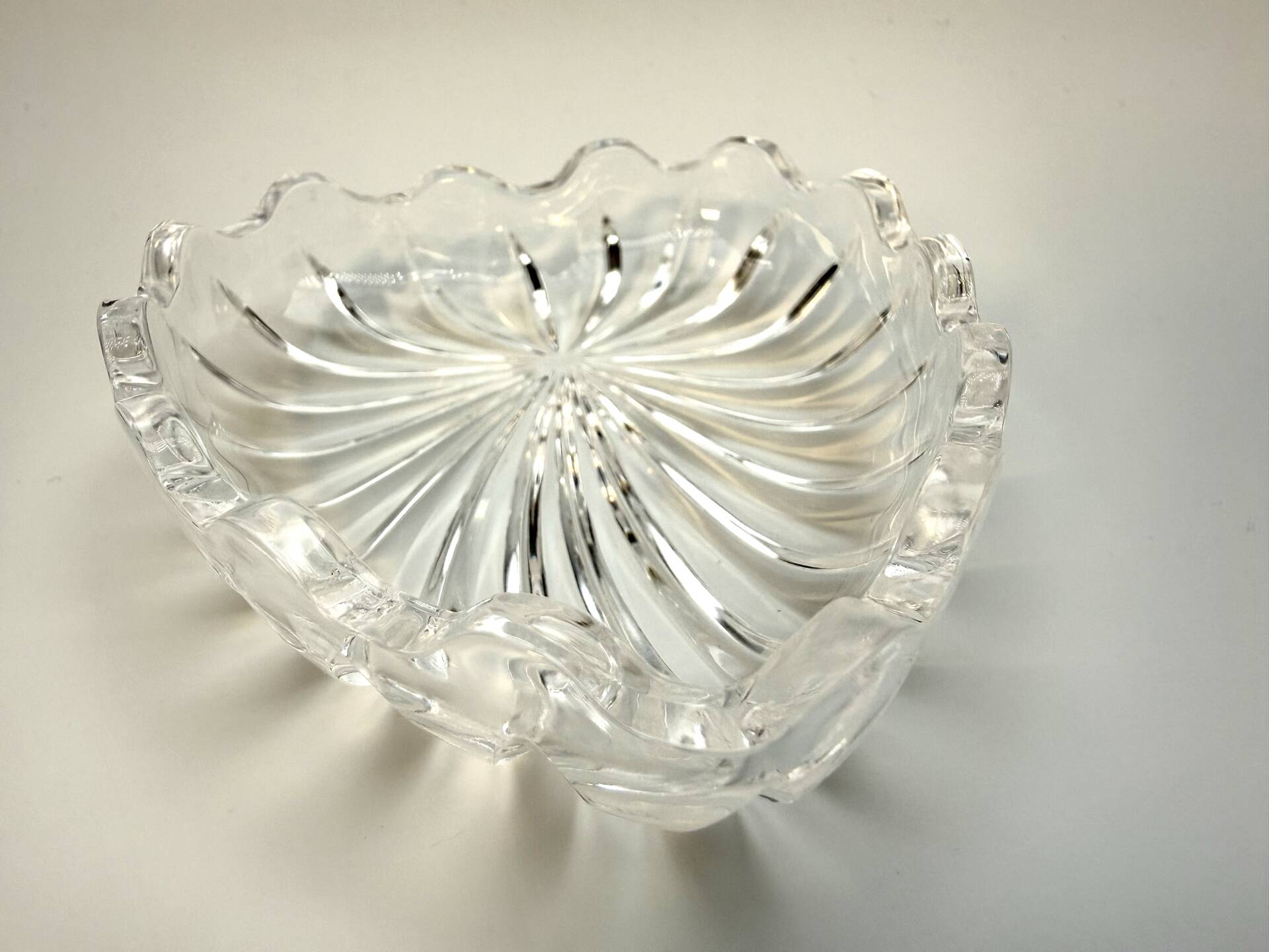 Small crystal shell-shaped dish – Key tray or jewellery holder
