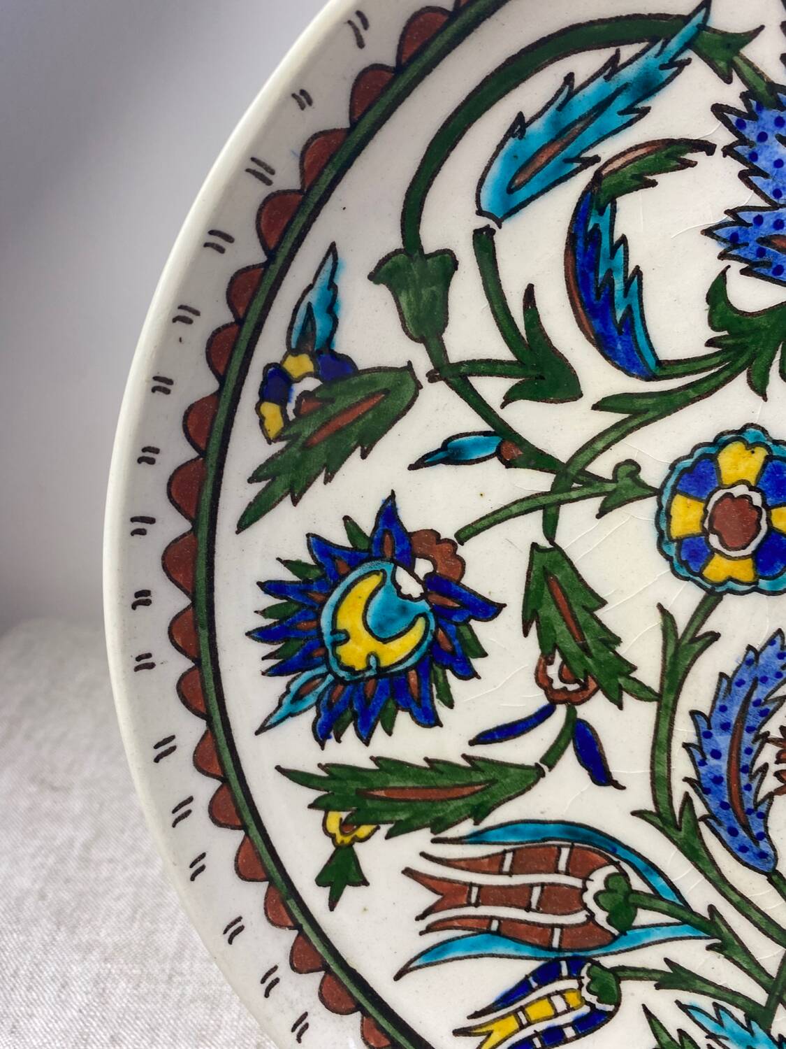 Iznik earthenware dish