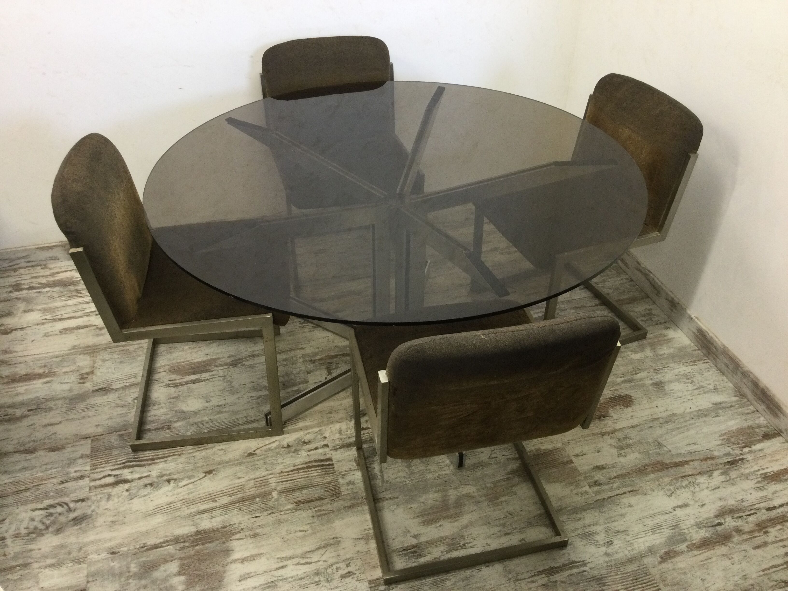 Design table year 70