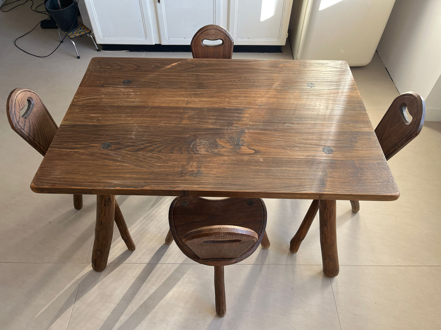Table with its 4 brutalist chairs from the 1960s.