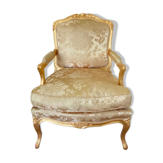 Fauteuil style Louis XV Gilles Nouailhac rose pale/doré à la feuille de cuivre