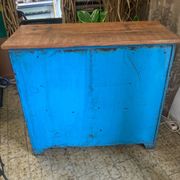 Workshop furniture with 20 blue lockers