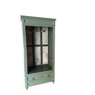 Armoire bonnetière rénovée
