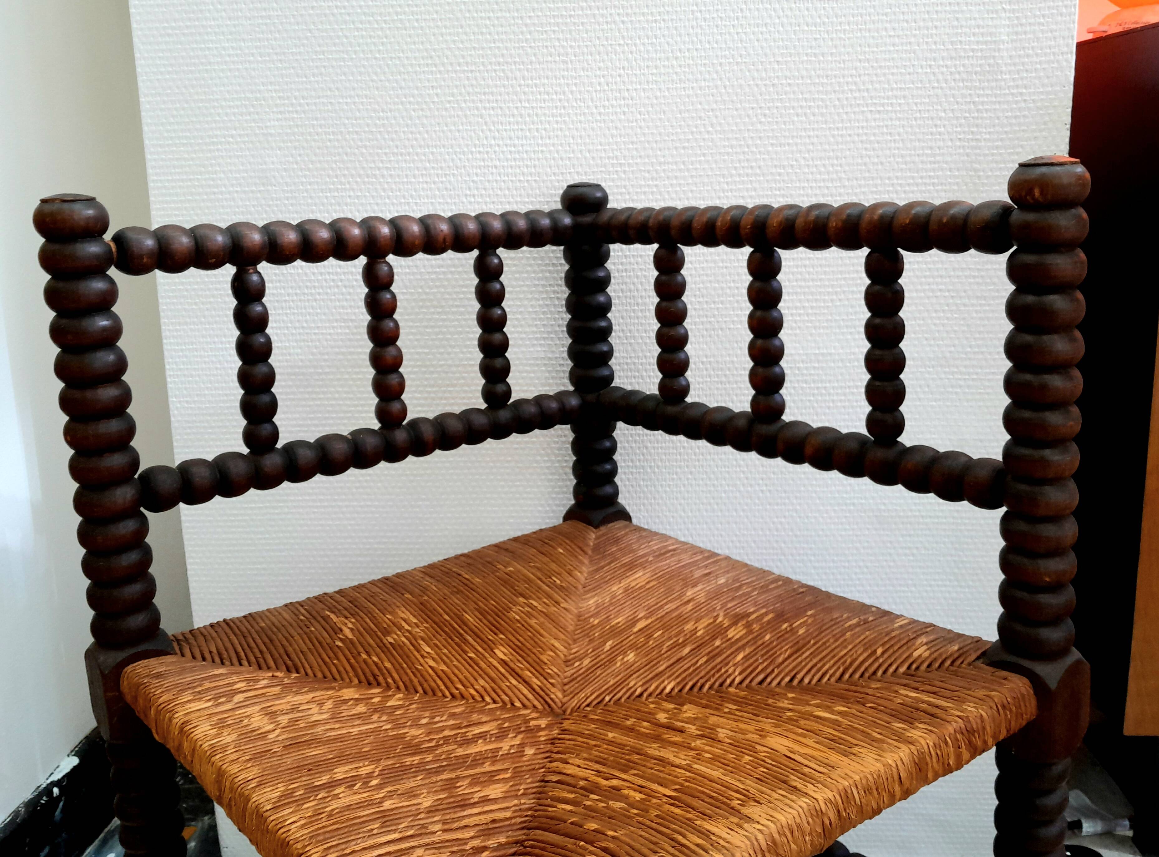 Chaise d'angle bobine en bois vers 1940
