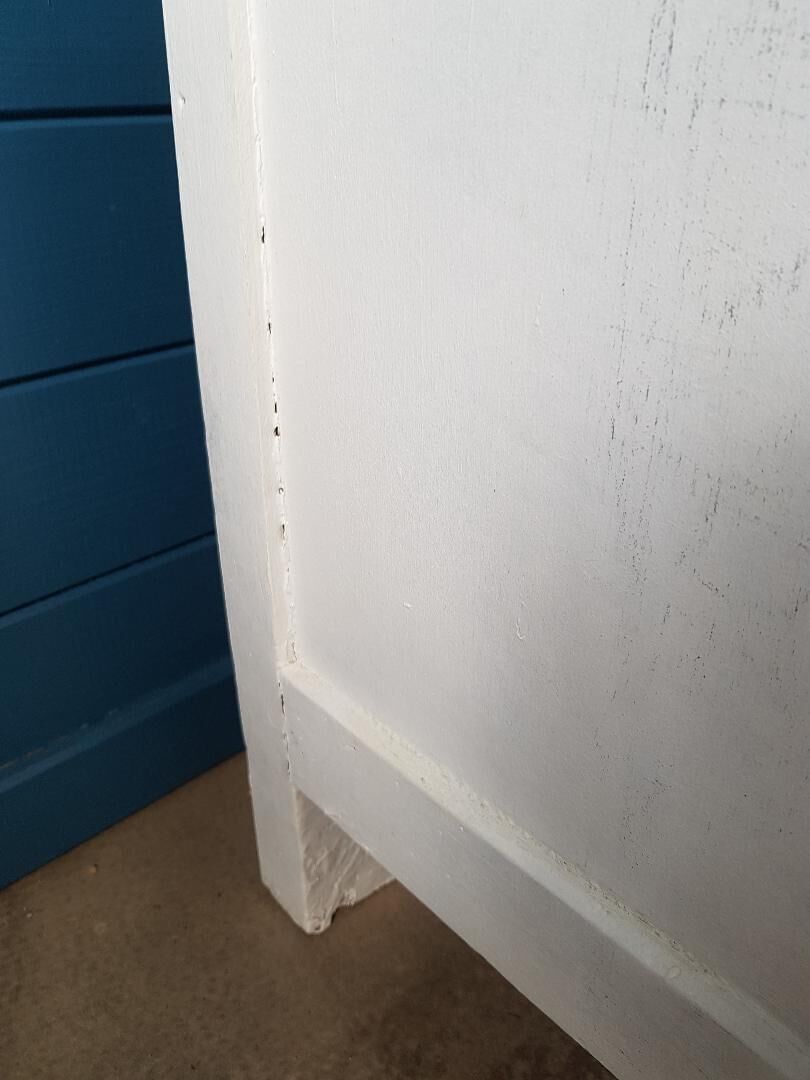 Former parisian buffet white