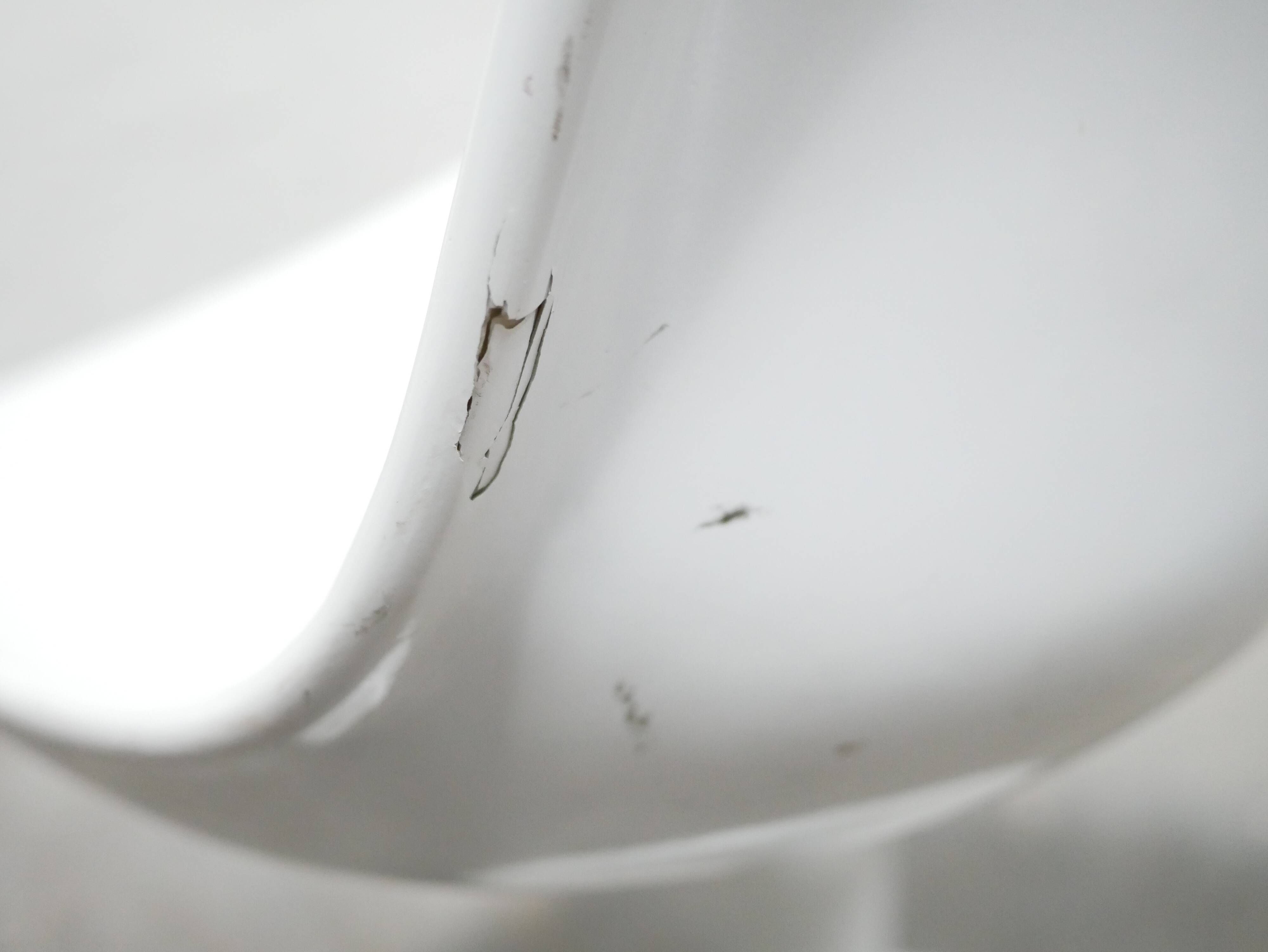 Vintage swivel tulip chair