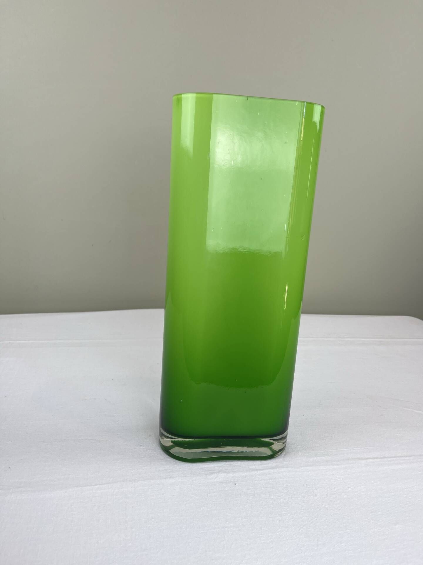 Large apple green vase design