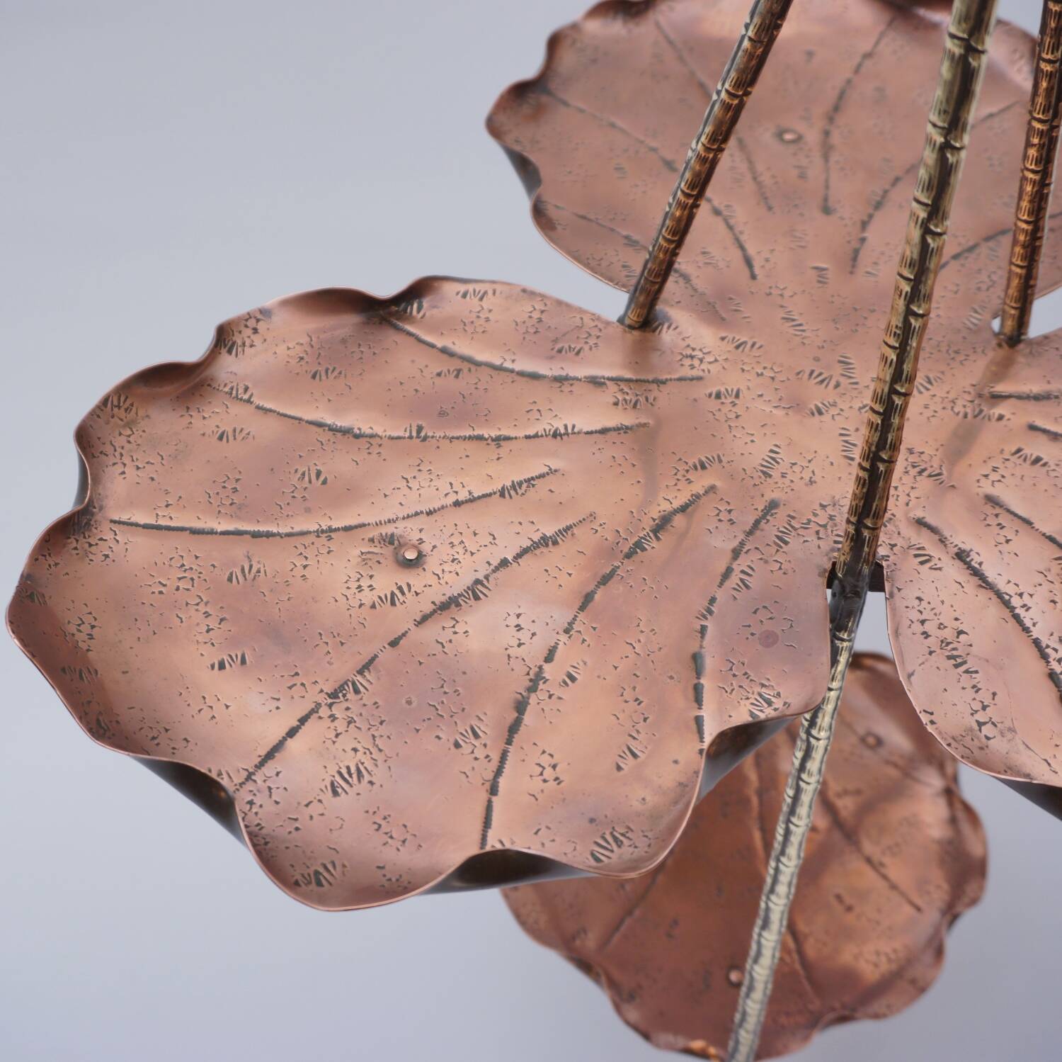 Présentoir à gâteaux antique en laiton, bambou et cuivre, acanthe, mouvement esthétique, Townshends, années 1880