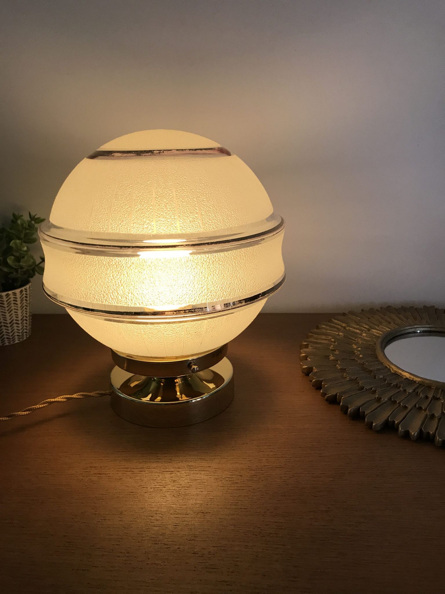 Globe old art deco table lamp in glass and brass support