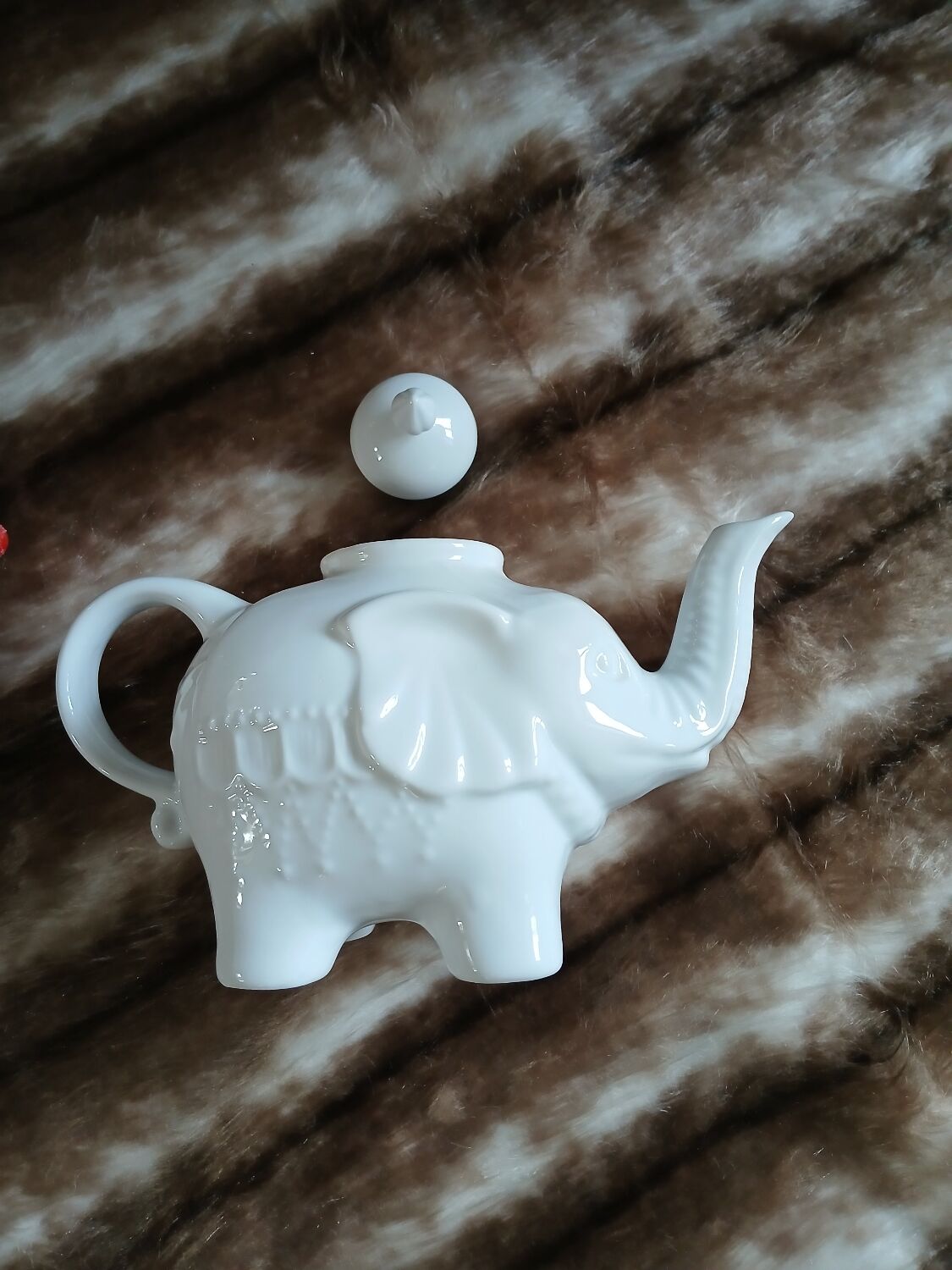 Elephant porcelain teapot
