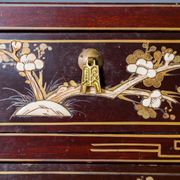 Chinese furniture XXth Red lacquer Decor of branches and birds