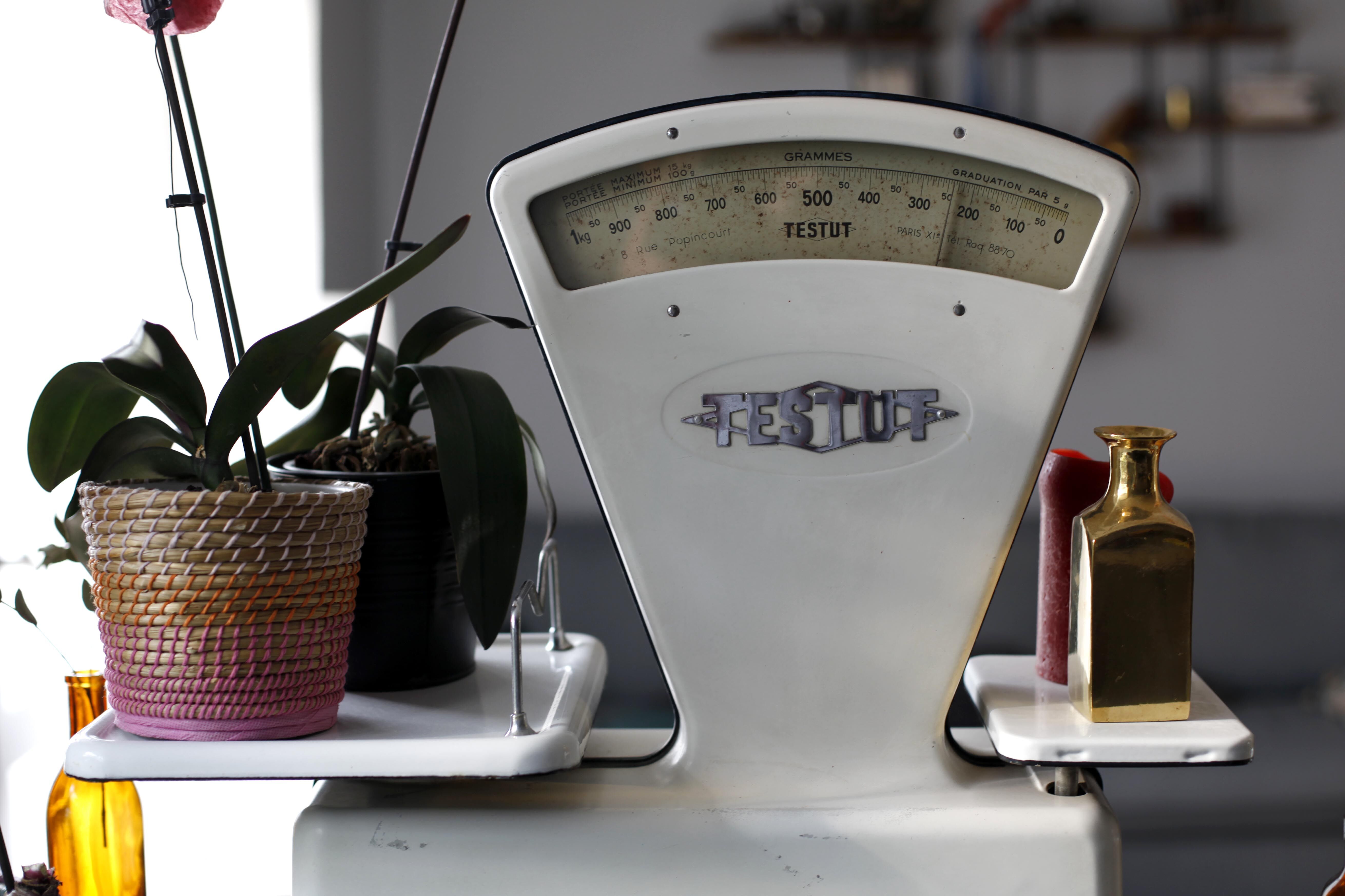 Balance Testut old year 1950