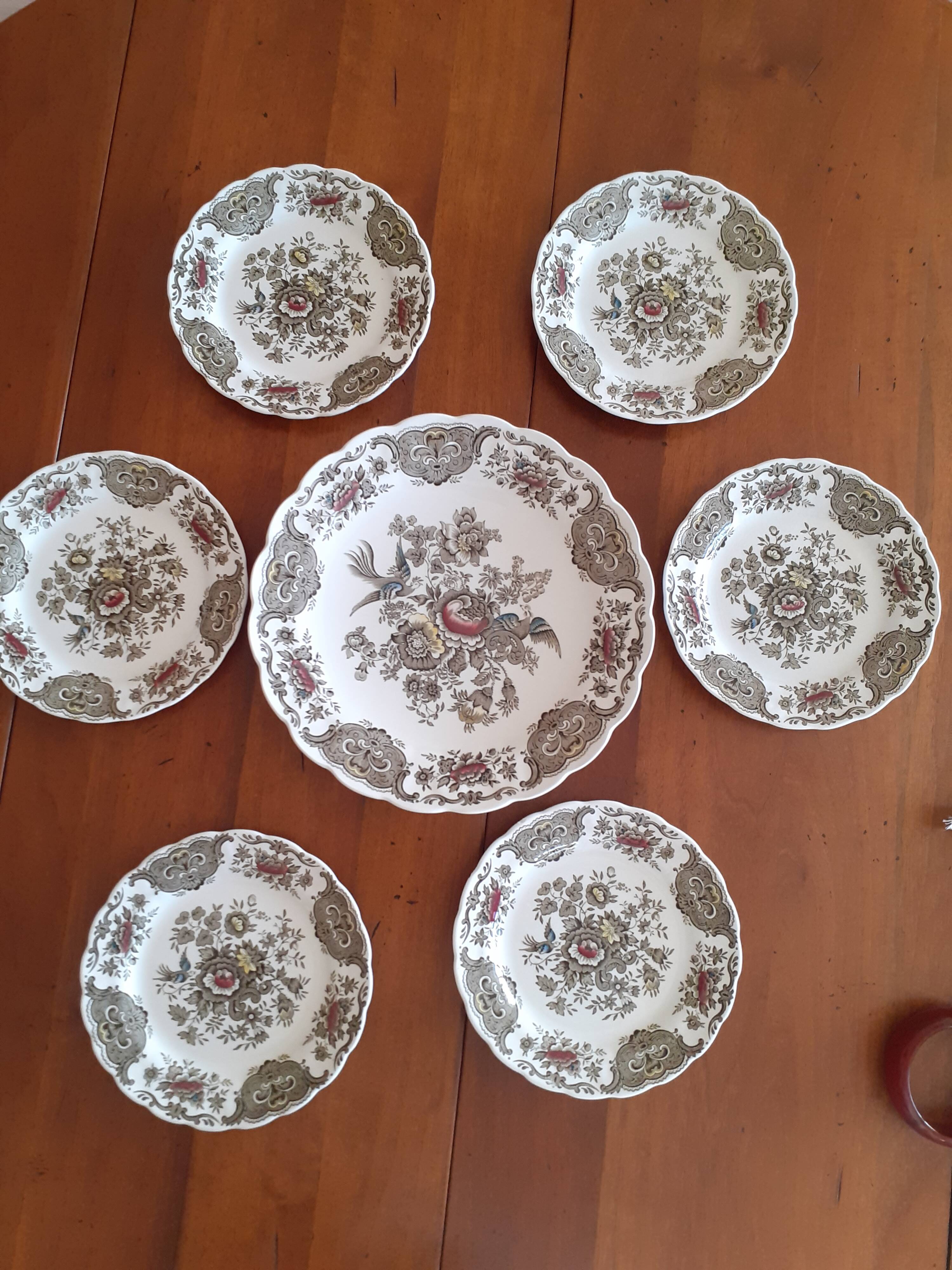 Ensemble 6 assiettes dessert 17 cm et un plat 25 cm Ridgway staffordshire england