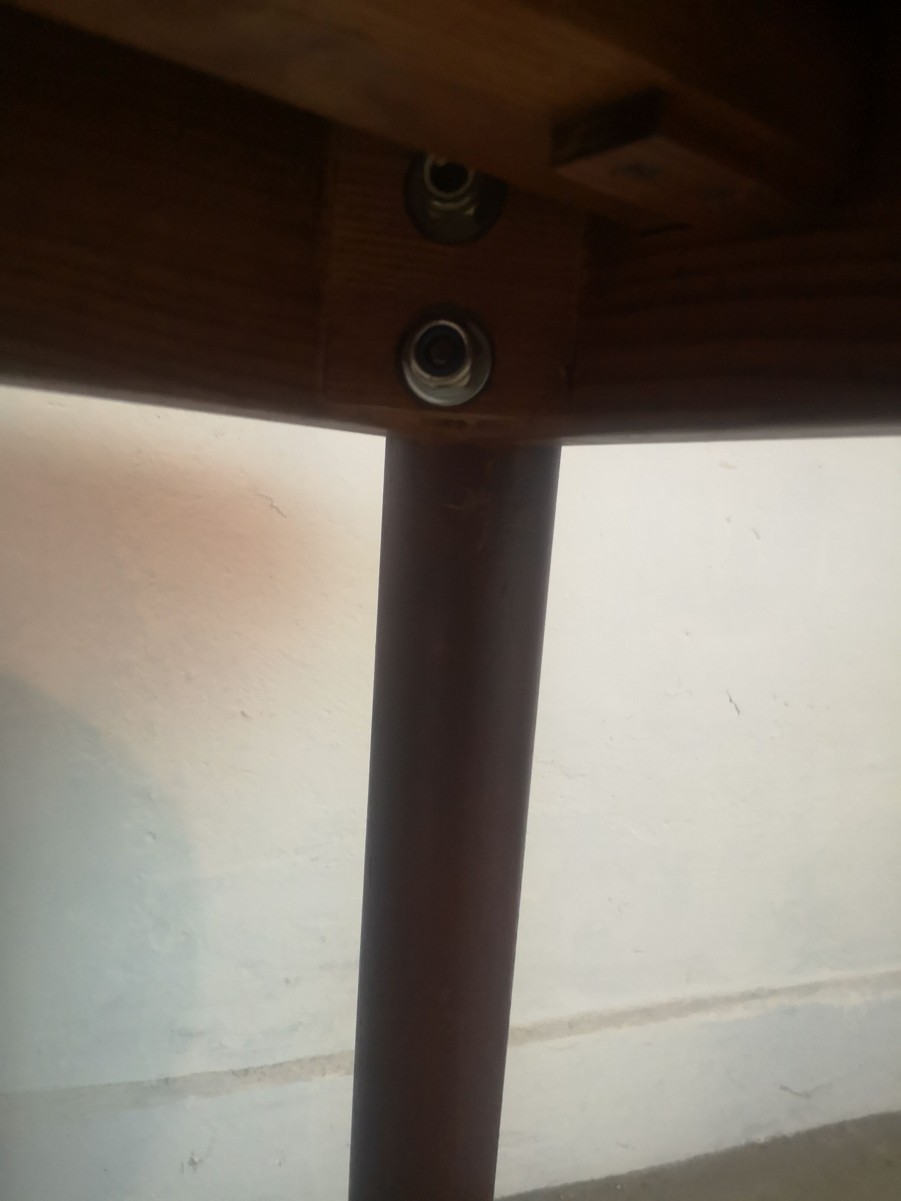 Scandinavian extendable round dining table in teak