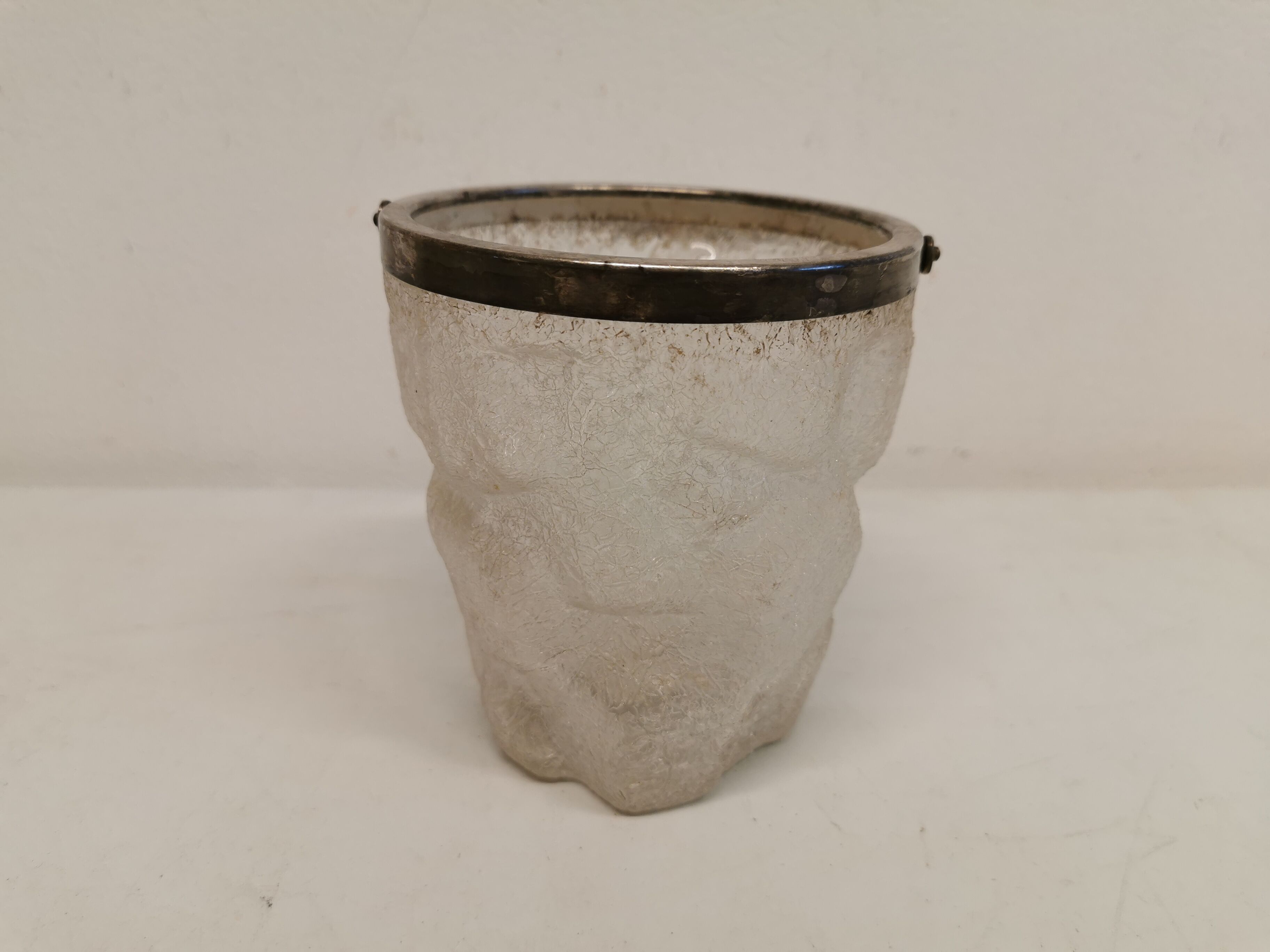 Old, vintage and super delicious ice bucket in frosted glass with stain silver/metal ring and handle