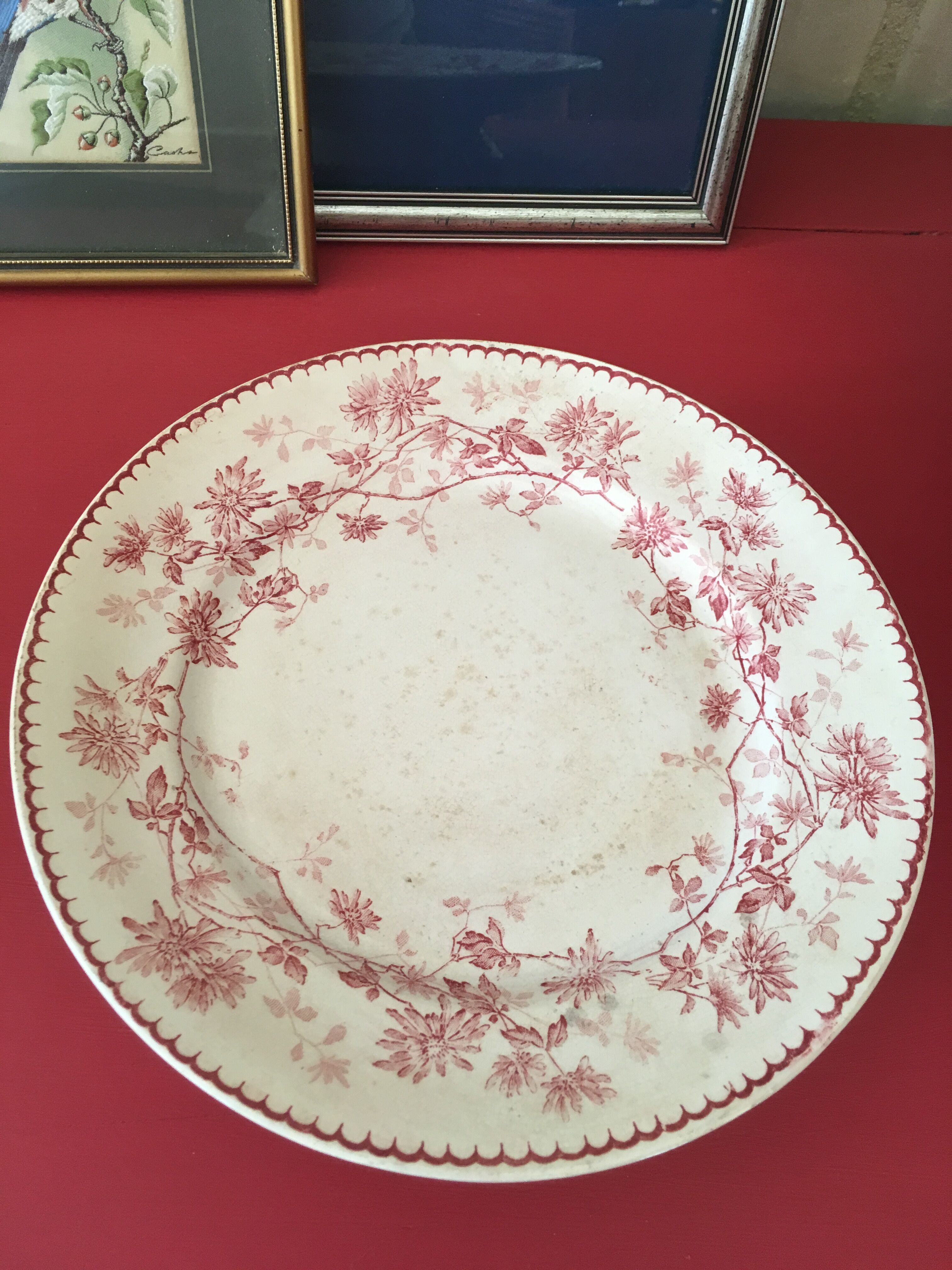 Plate mounted Land of Iron Mignardise