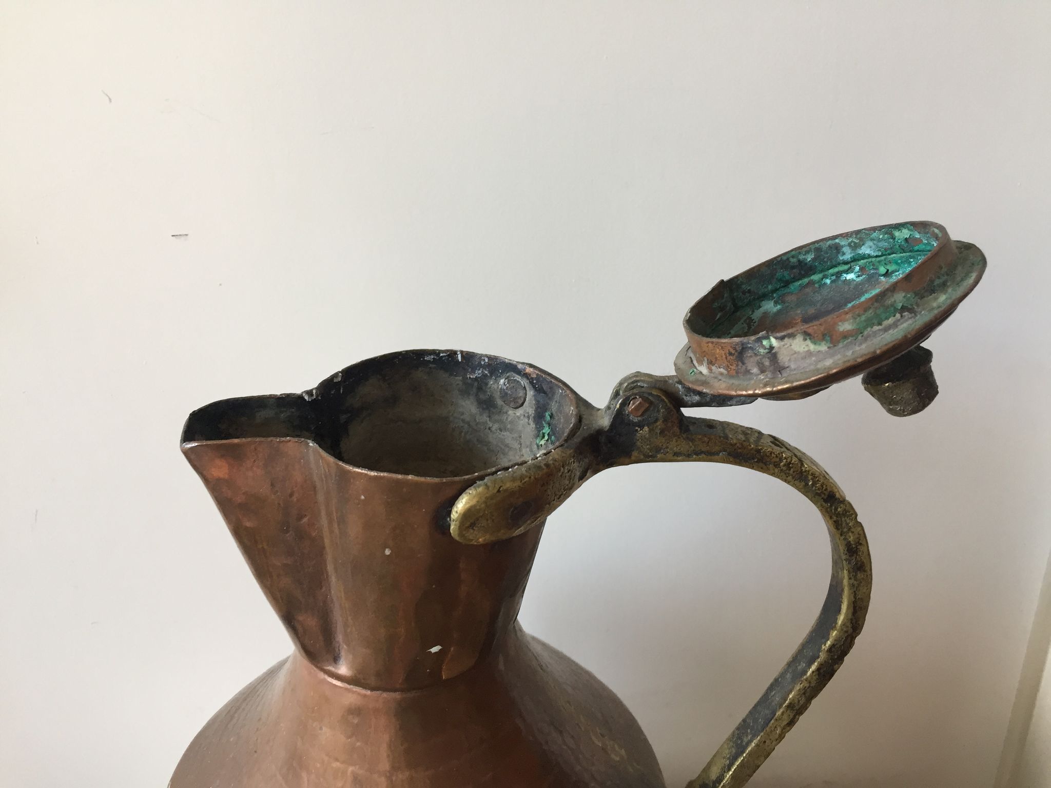 Aiguière en cuivre turque antique