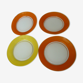 4 assiettes plates en Duralex de couleur