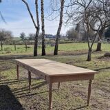 Farm table