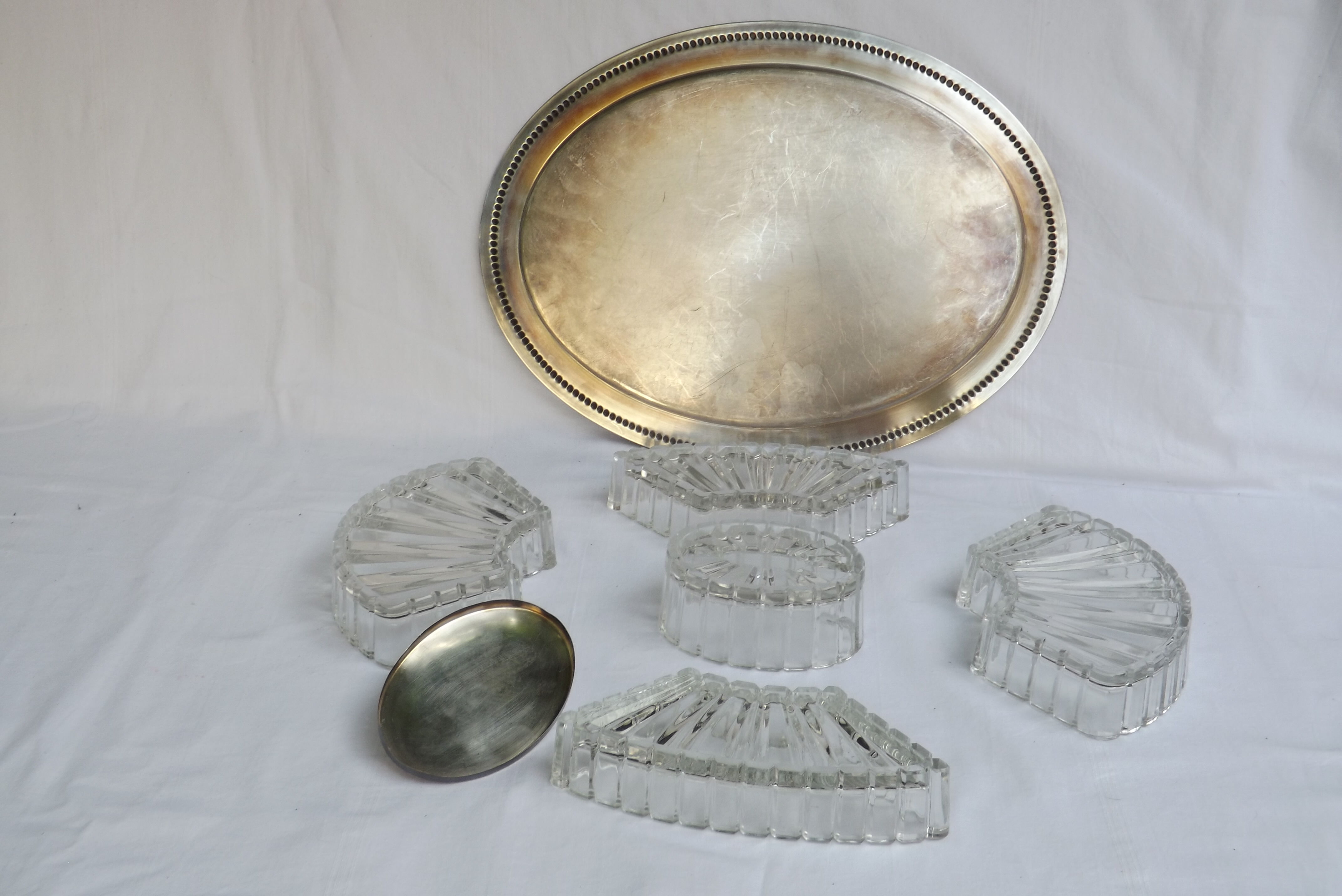 Dish to hors d'oeuvres crystal and silver marked monogram, number