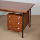 Bureau vintage en bois et métal datant des années 1960