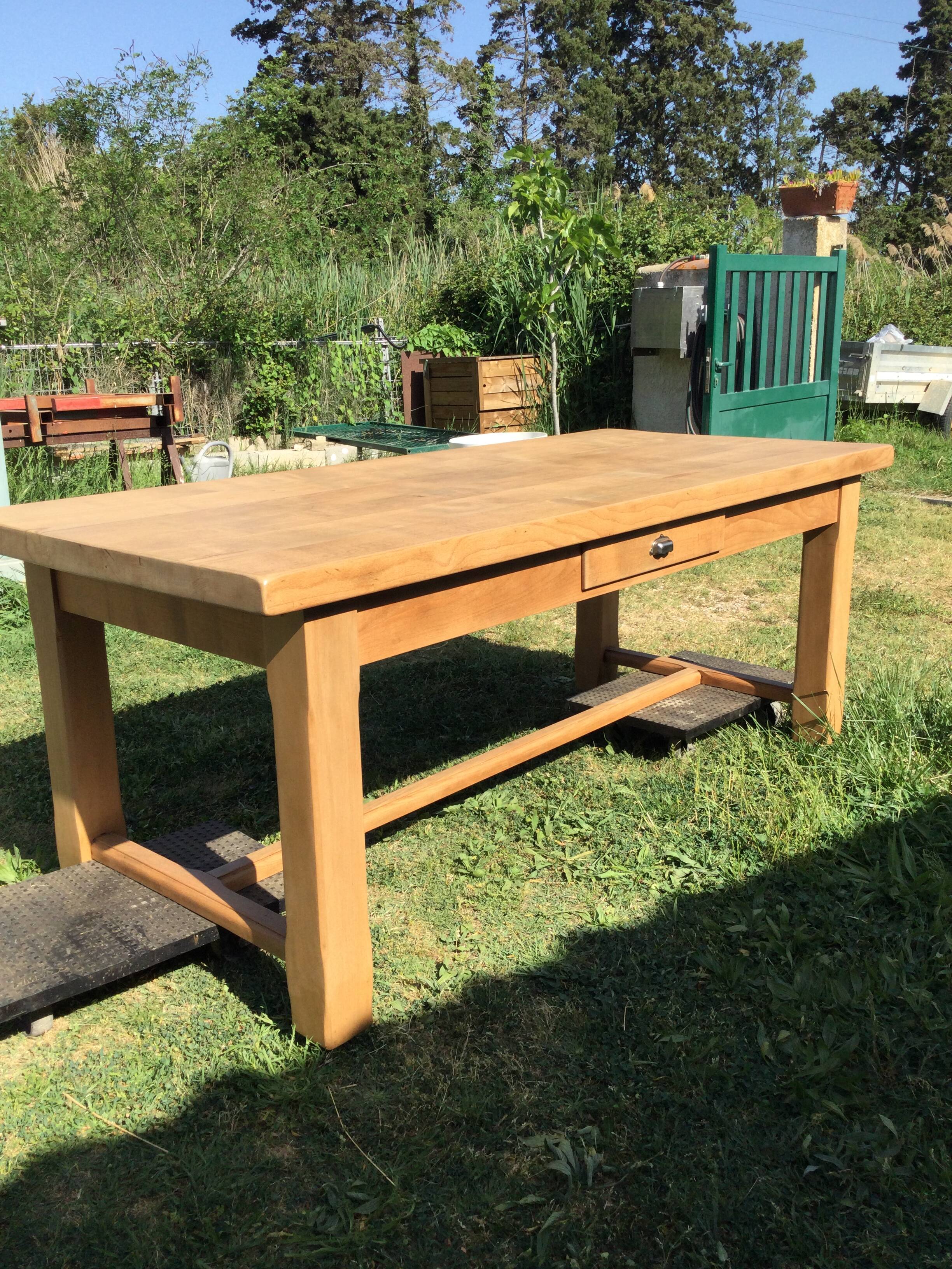 Farm table