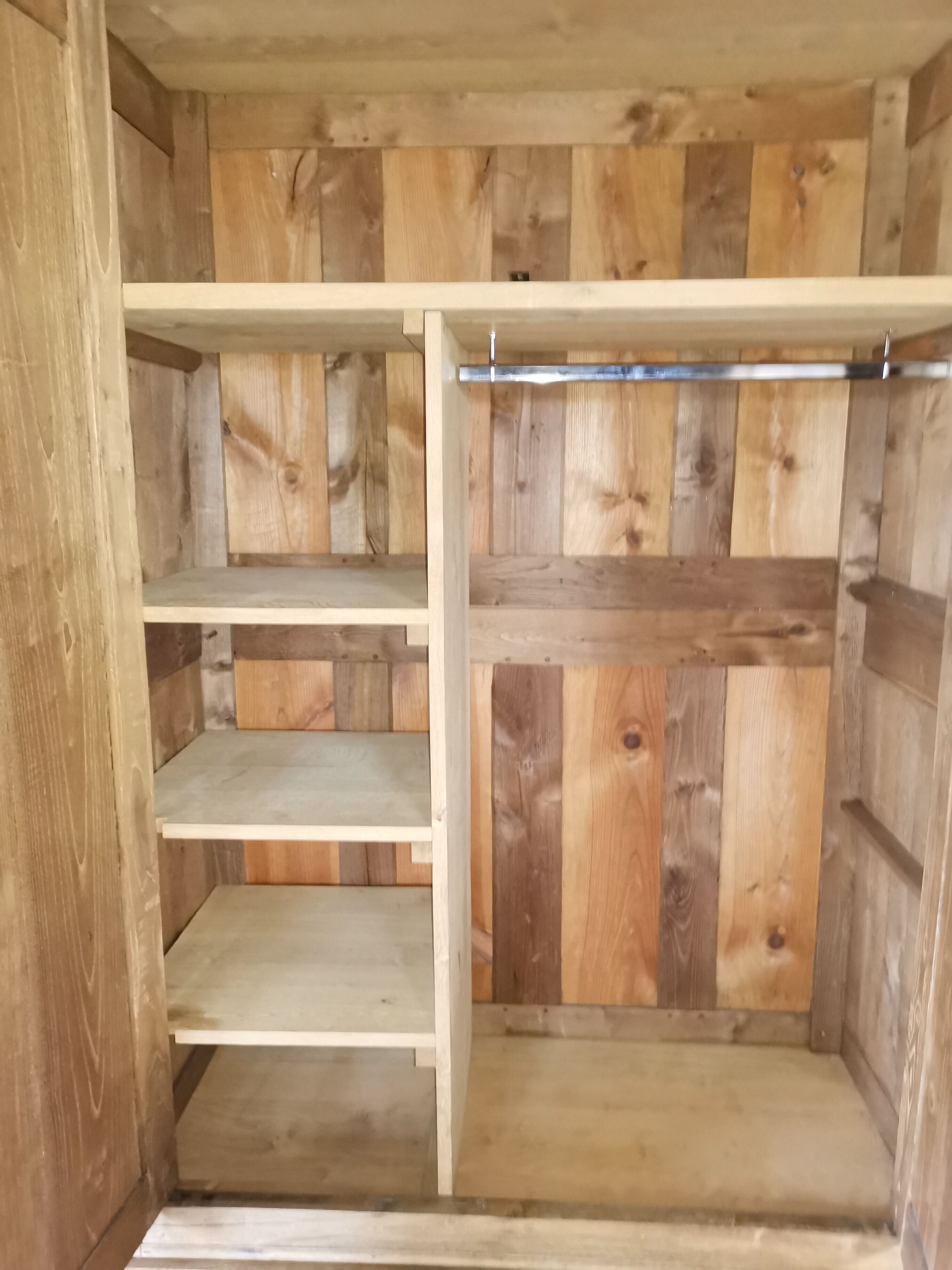 Louis Philippe wardrobe