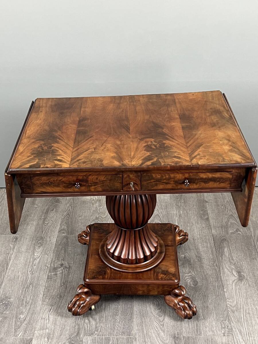 Mahogany drop-leaf table, 19th century