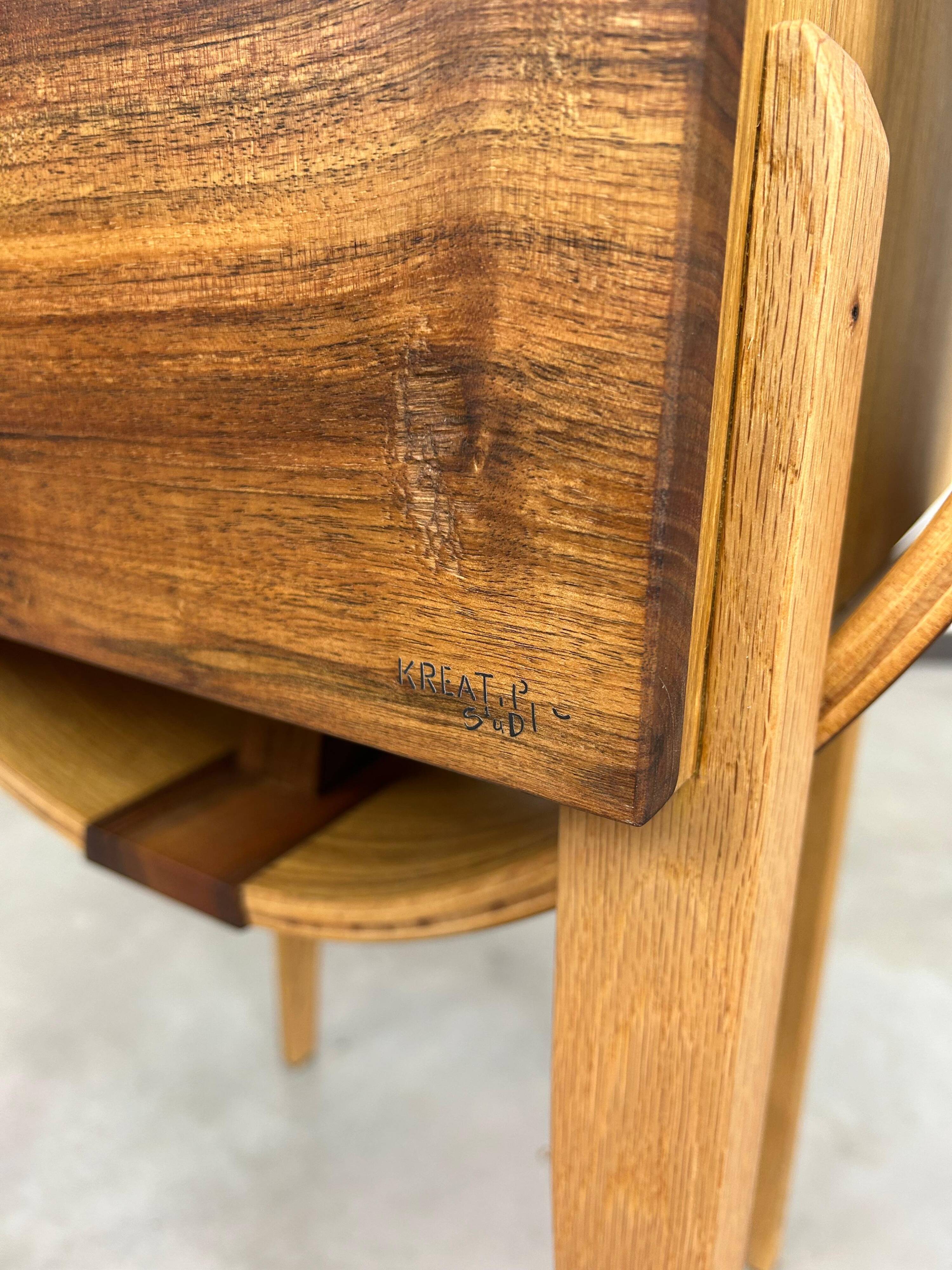 Commode ovale en bois cintré par Kreatippcci Studio