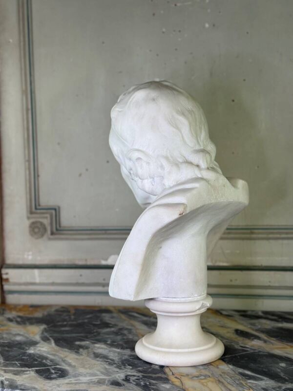 Buste en marbre, Voltaire d’après Jean Antoine Houdon, copie du XIXème siècle