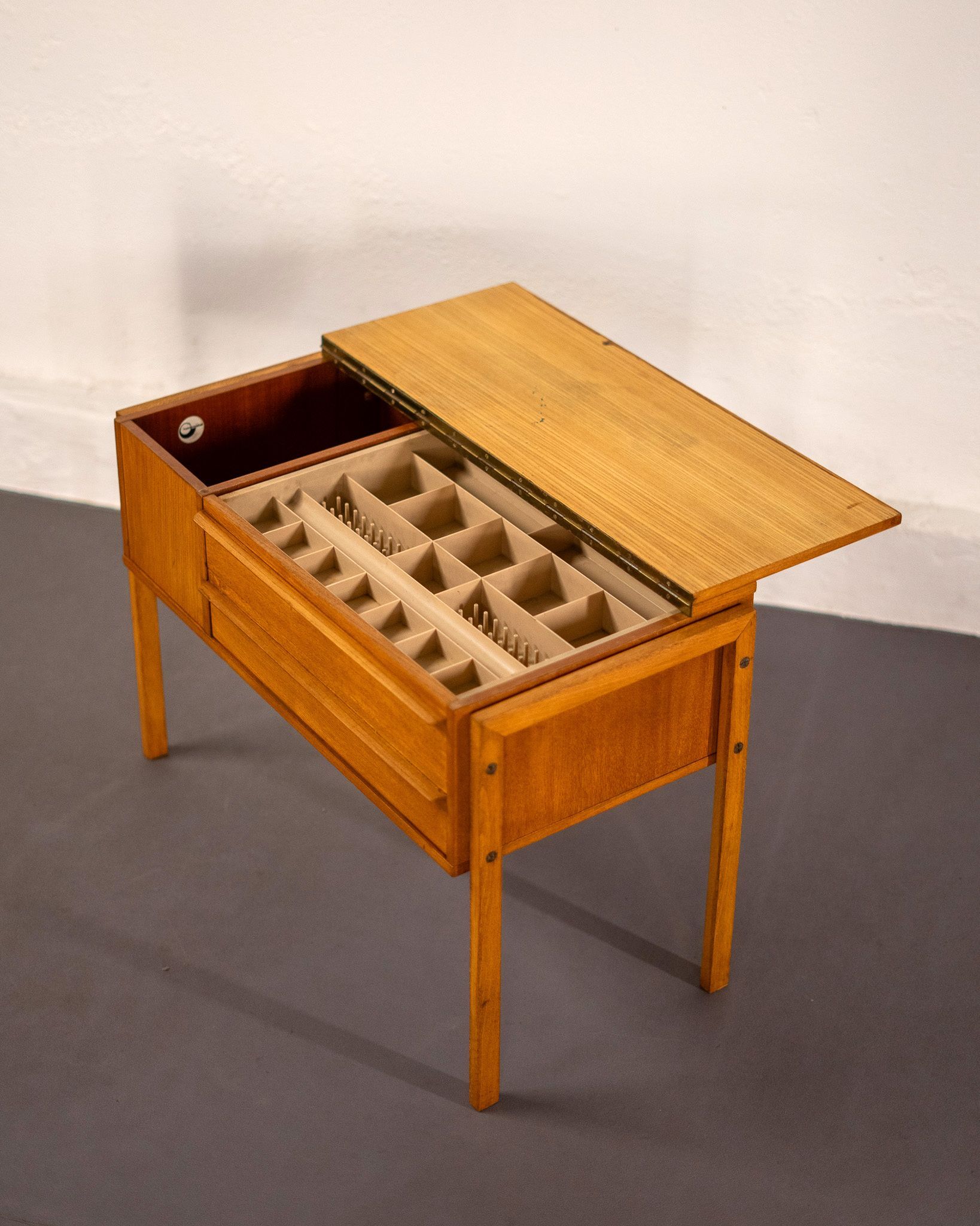 Horn Moebel sewing box long