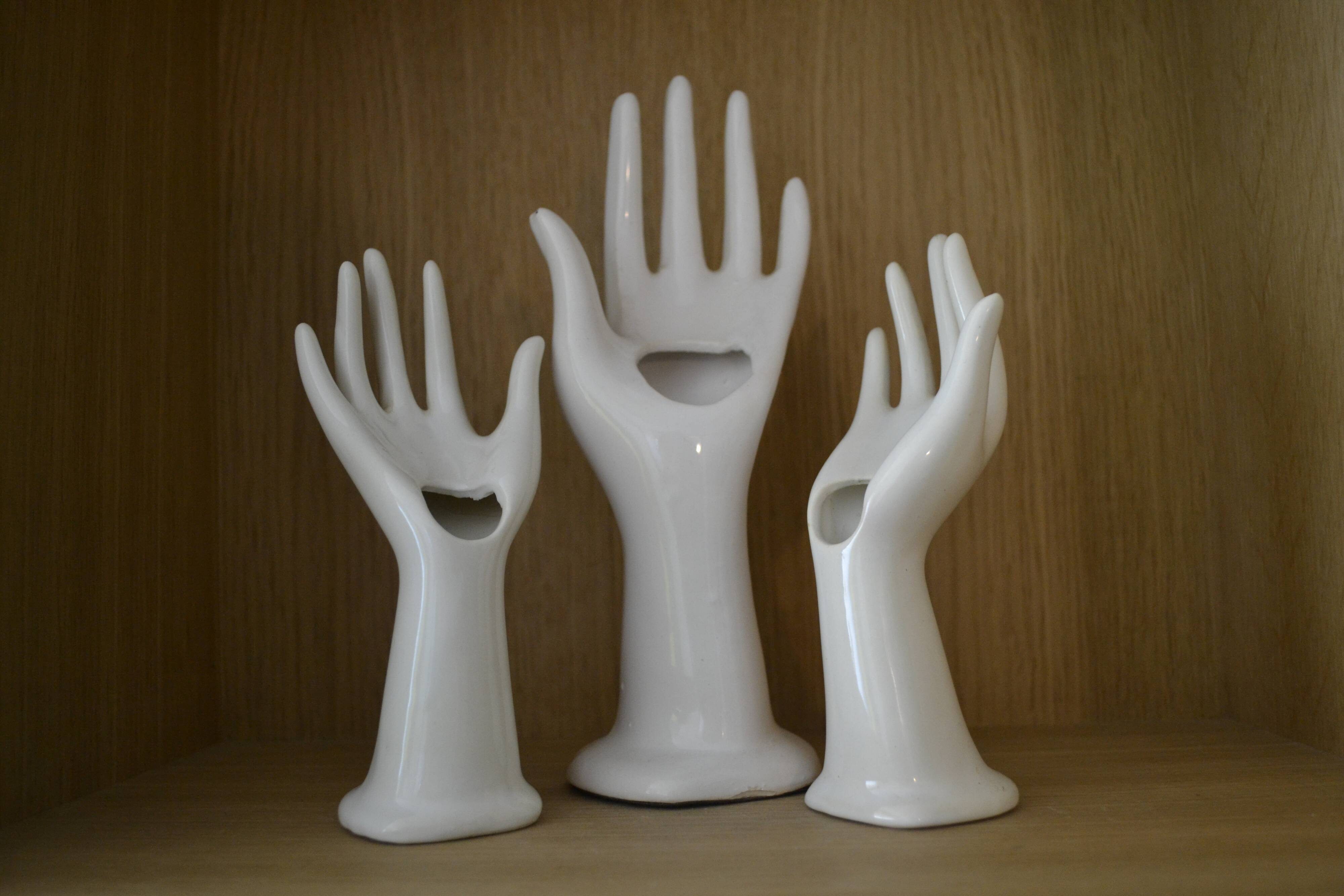 Set of 3 hands white soliflore