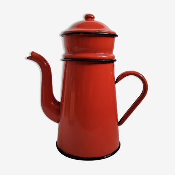 Red enamelled coffee maker