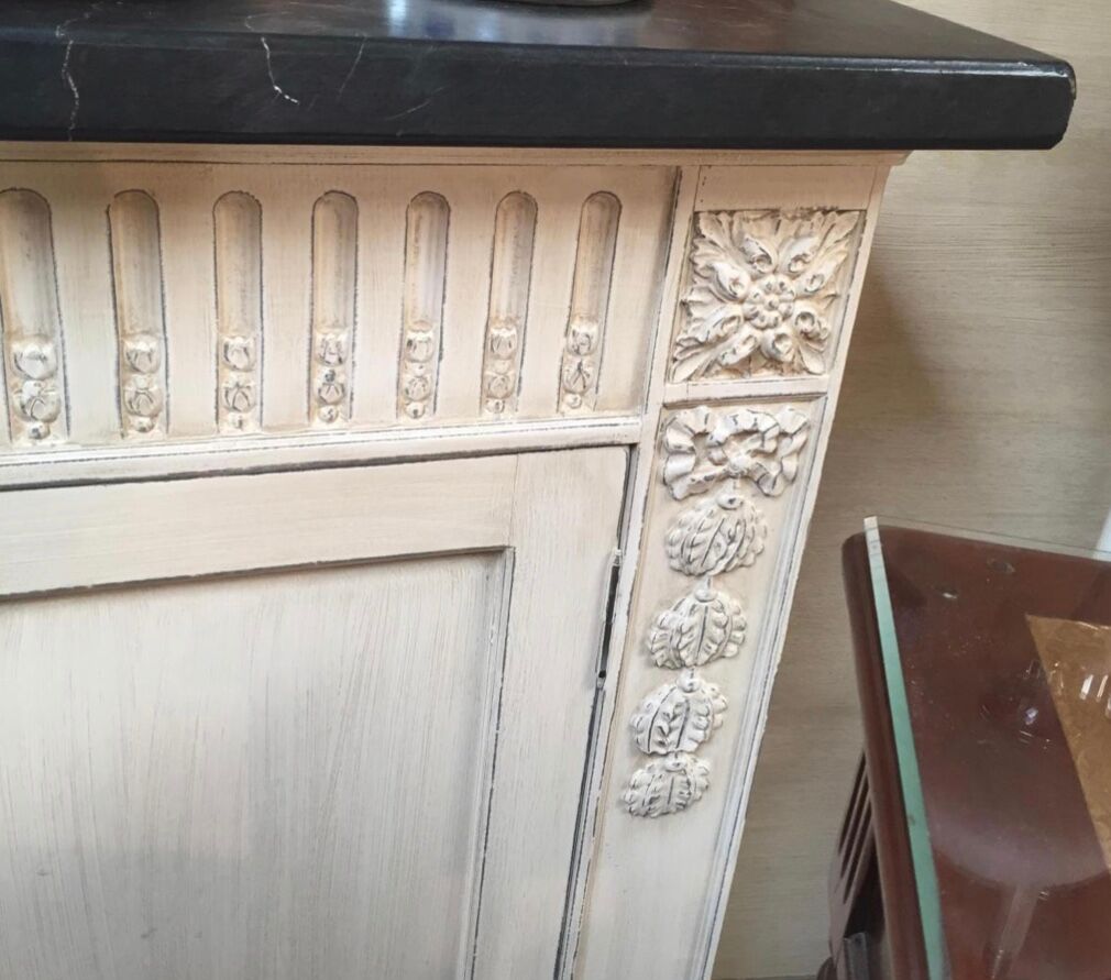 Sideboard