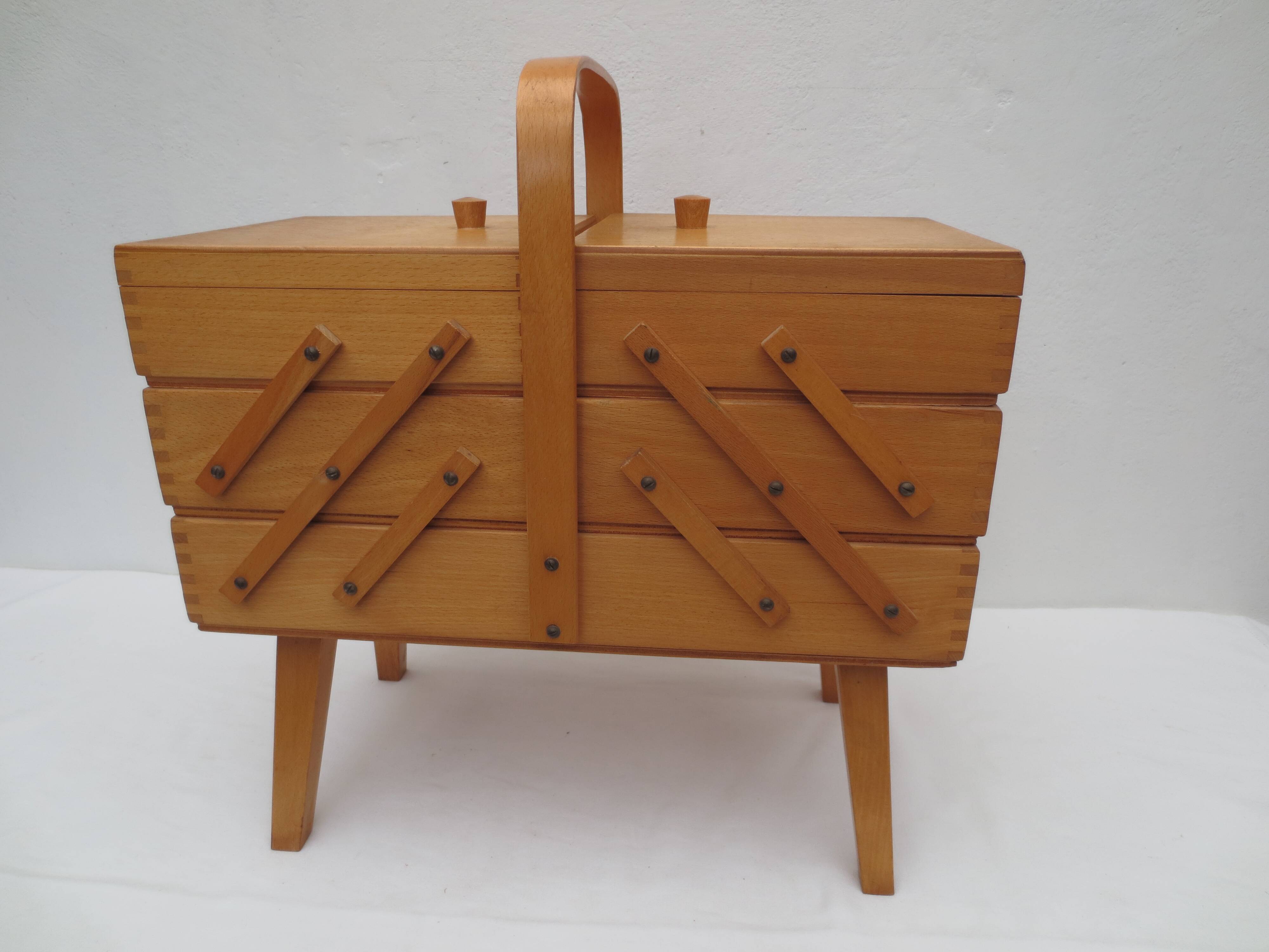 Nice-sized worker, in light varnished wood