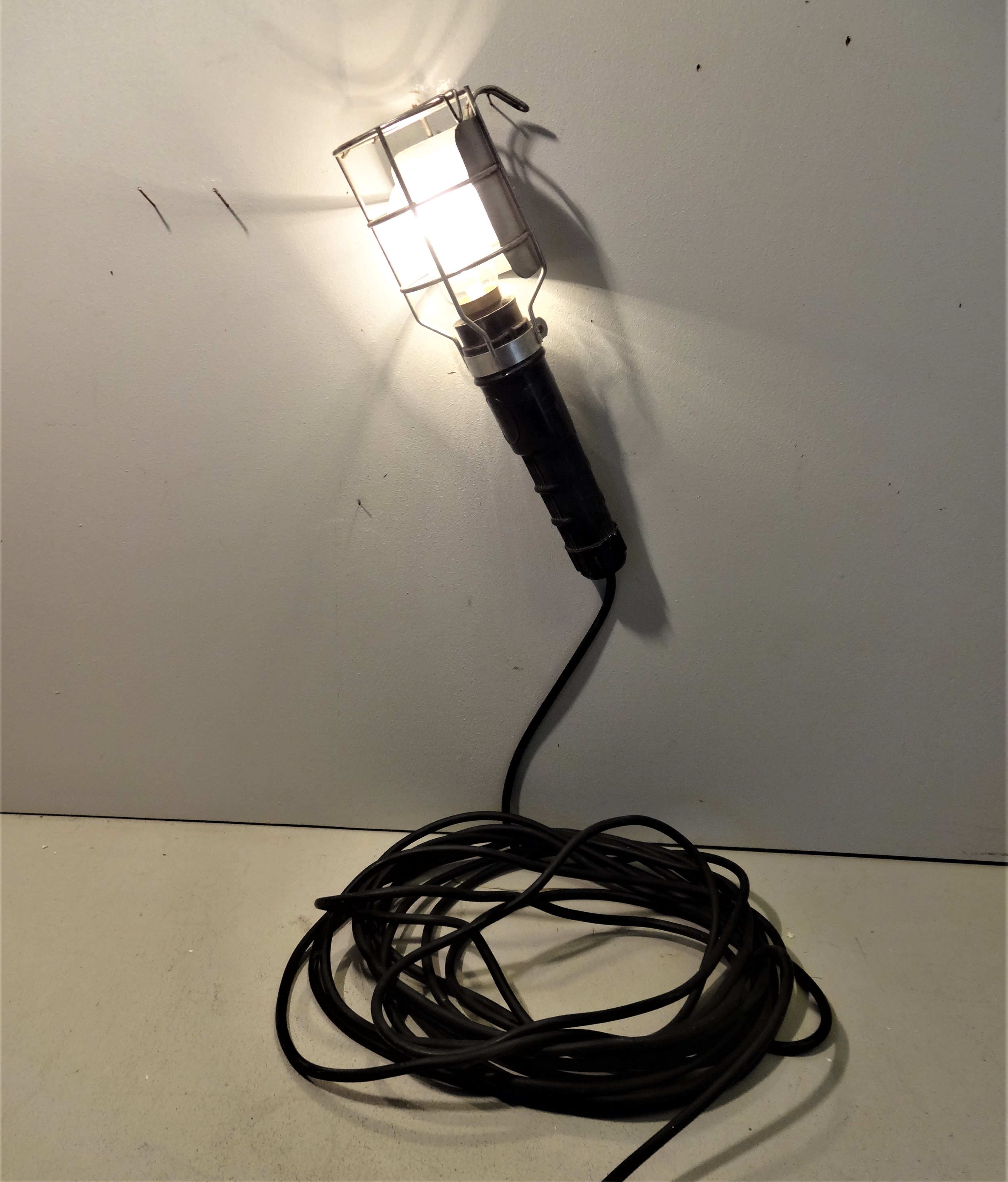 Wandering workshop vintage lamp