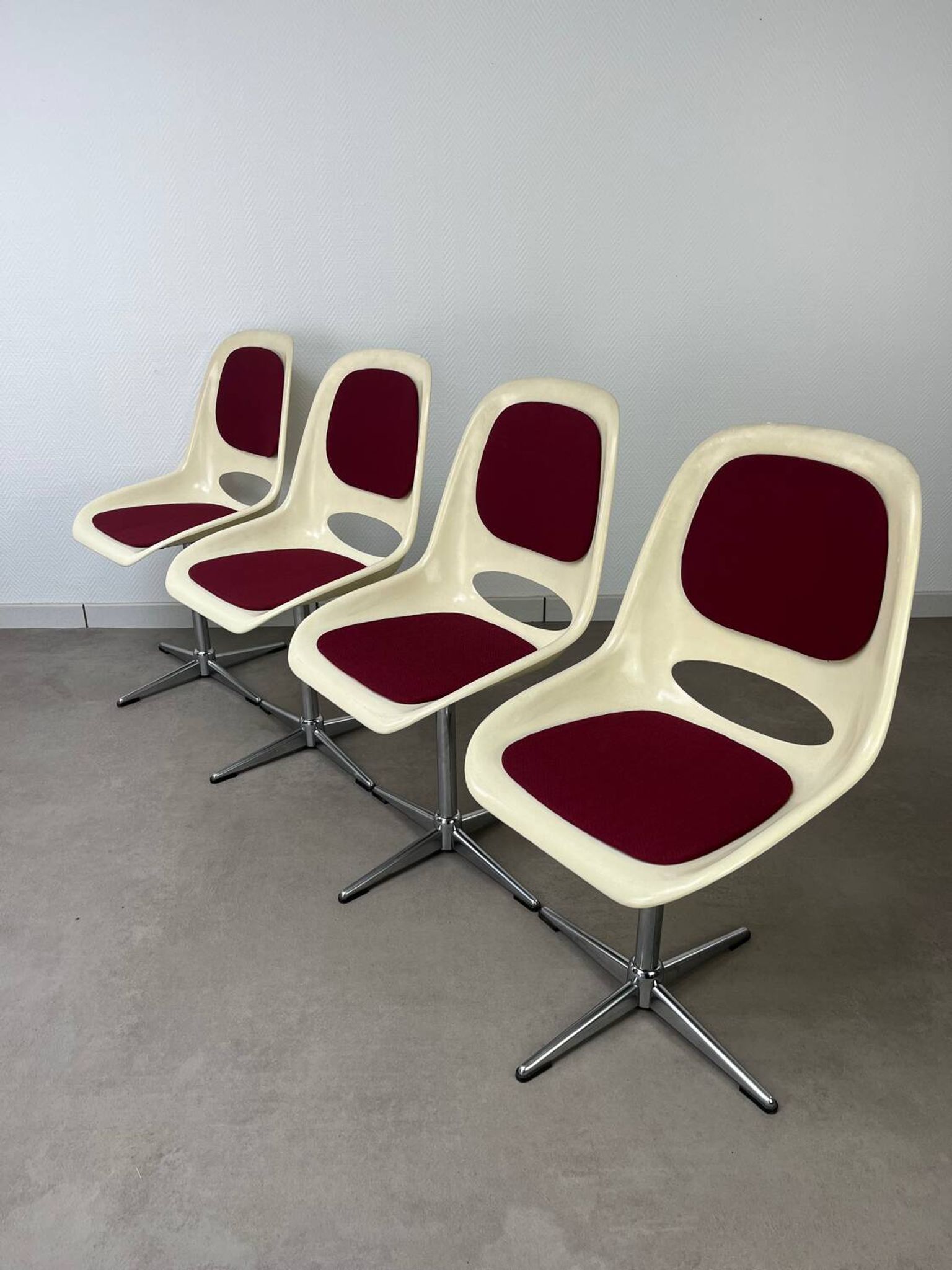 4 chaises Space Age, coque années 70 pour Lockhausen