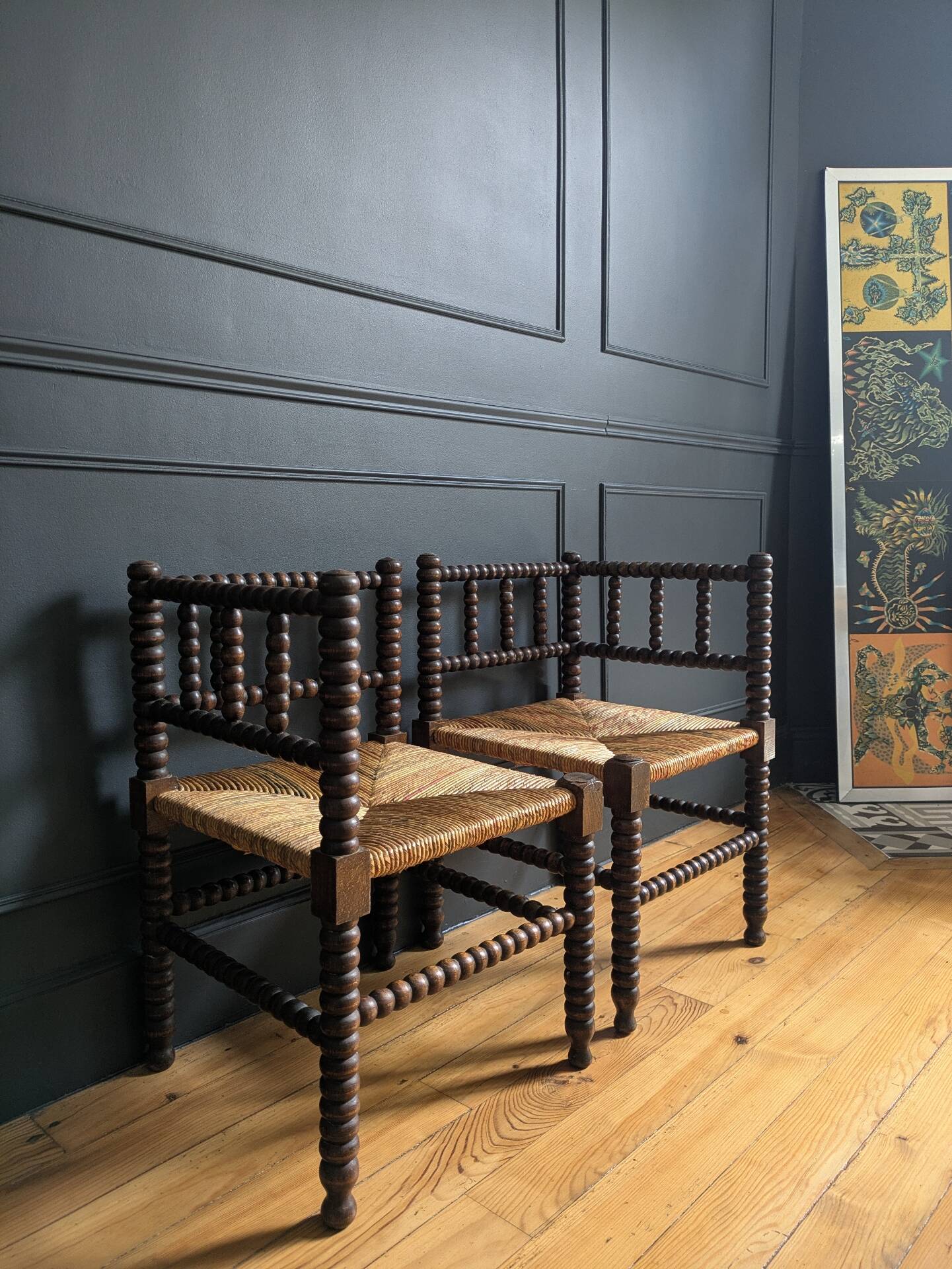Paire de fauteuils anciens dits "Bobine"