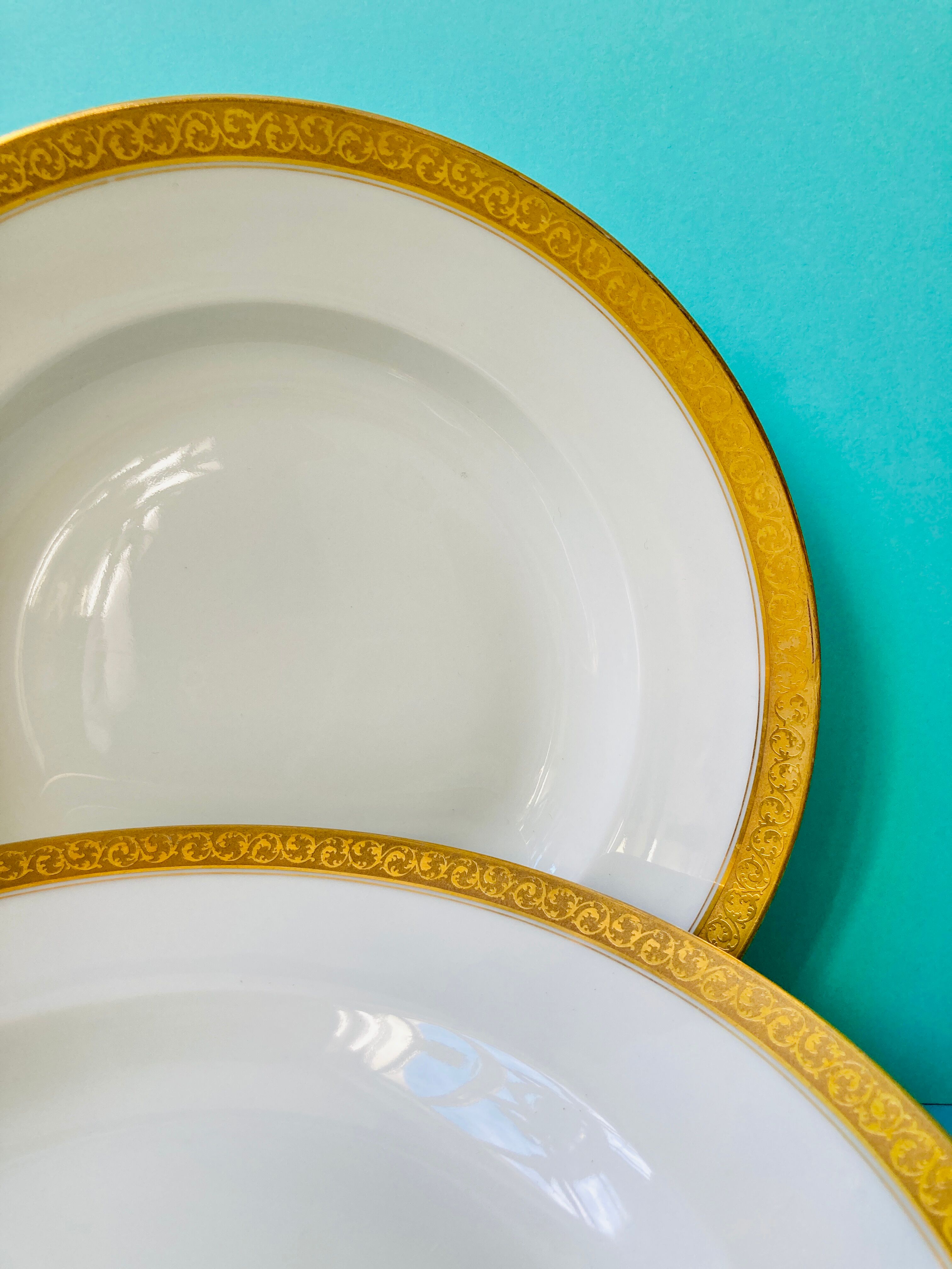 Lot 6 GDA white hollow plates golden edge 50s