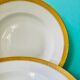 Lot 6 assiettes creuses GDA blanche bord doré années 50
